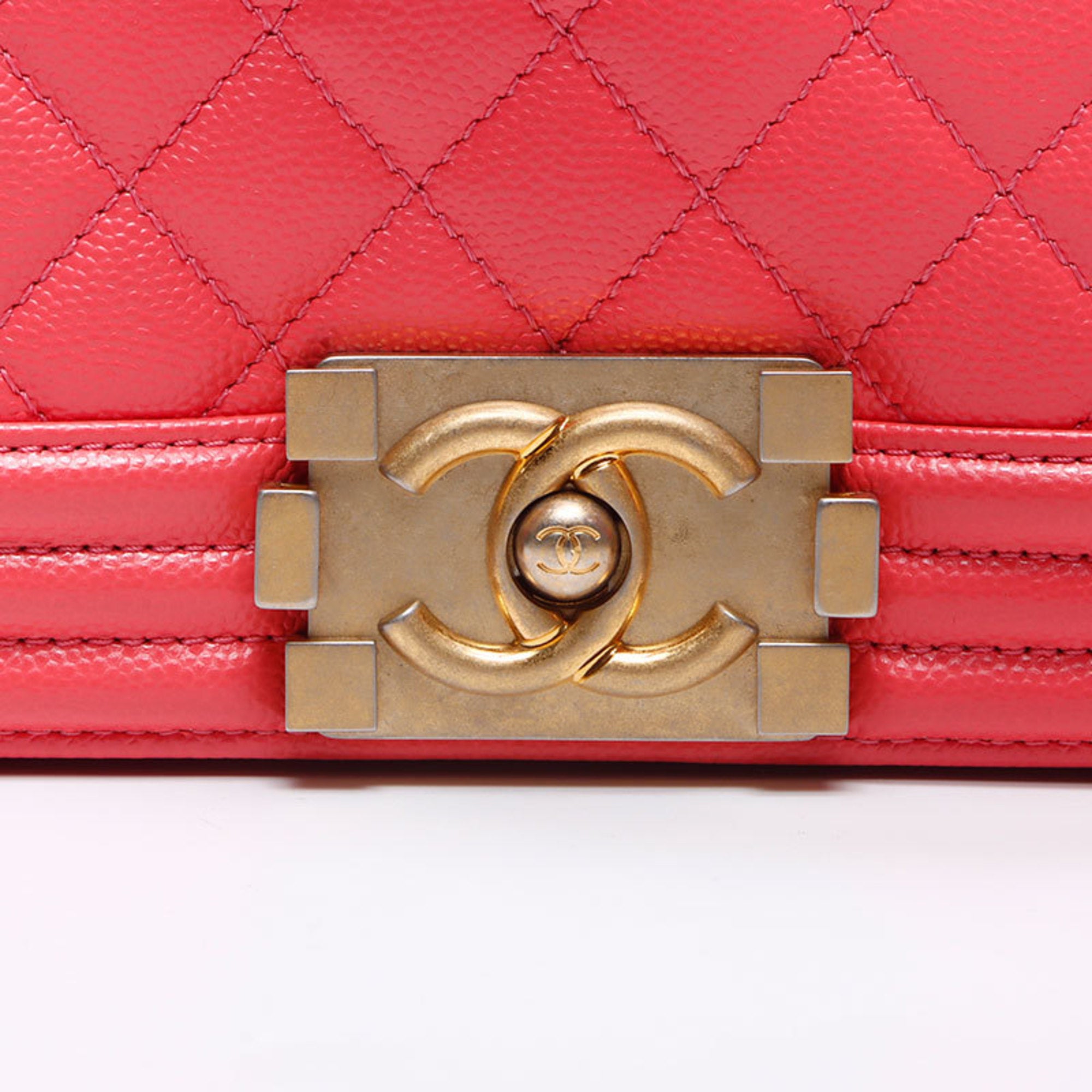 Chanel Pink Shoulder Bag (Pre-Owned)