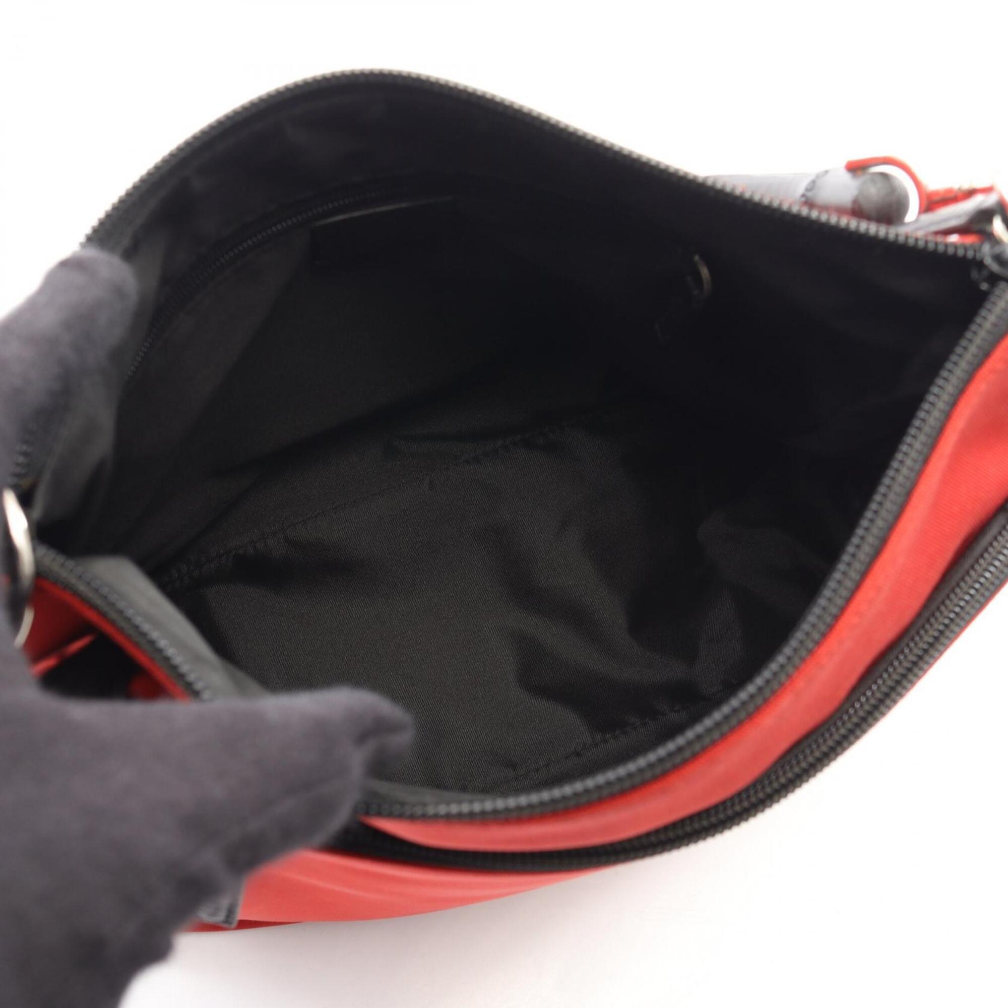 Gucci Black Red Color Nylon Canvas Shoulder Bag (Pre-Owned)