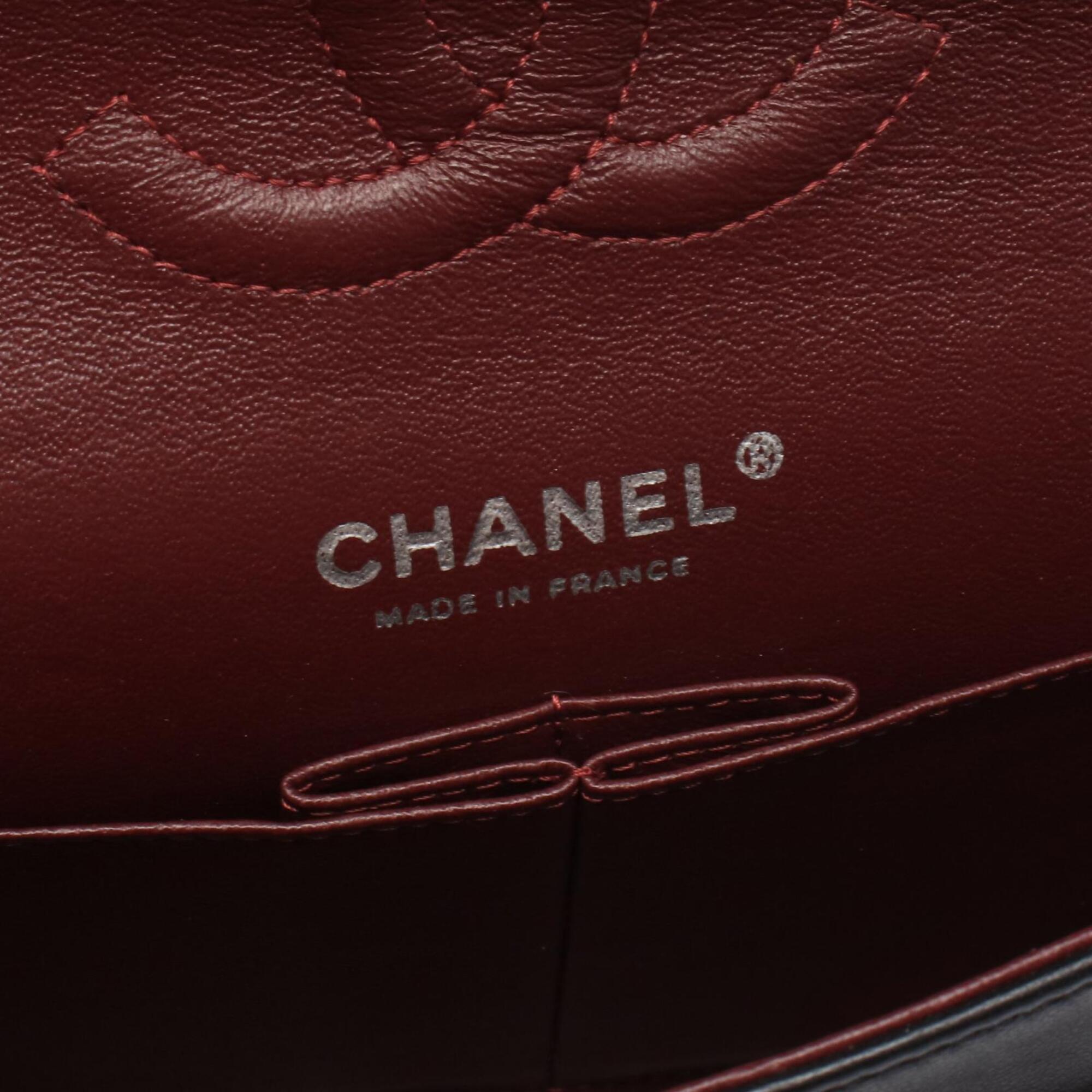 Chanel Black Leather Handbag Shoulder Bag (Pre-Owned)
