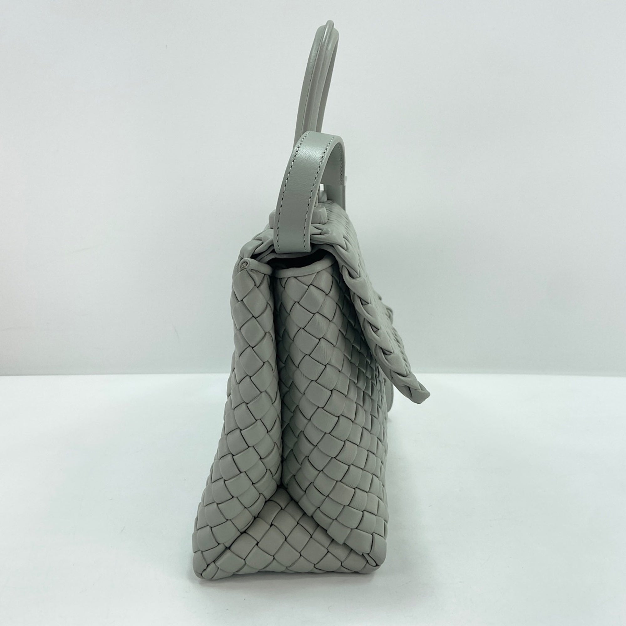 Bottega Veneta Gray Handbag Shoulder Bag (Pre-Owned)