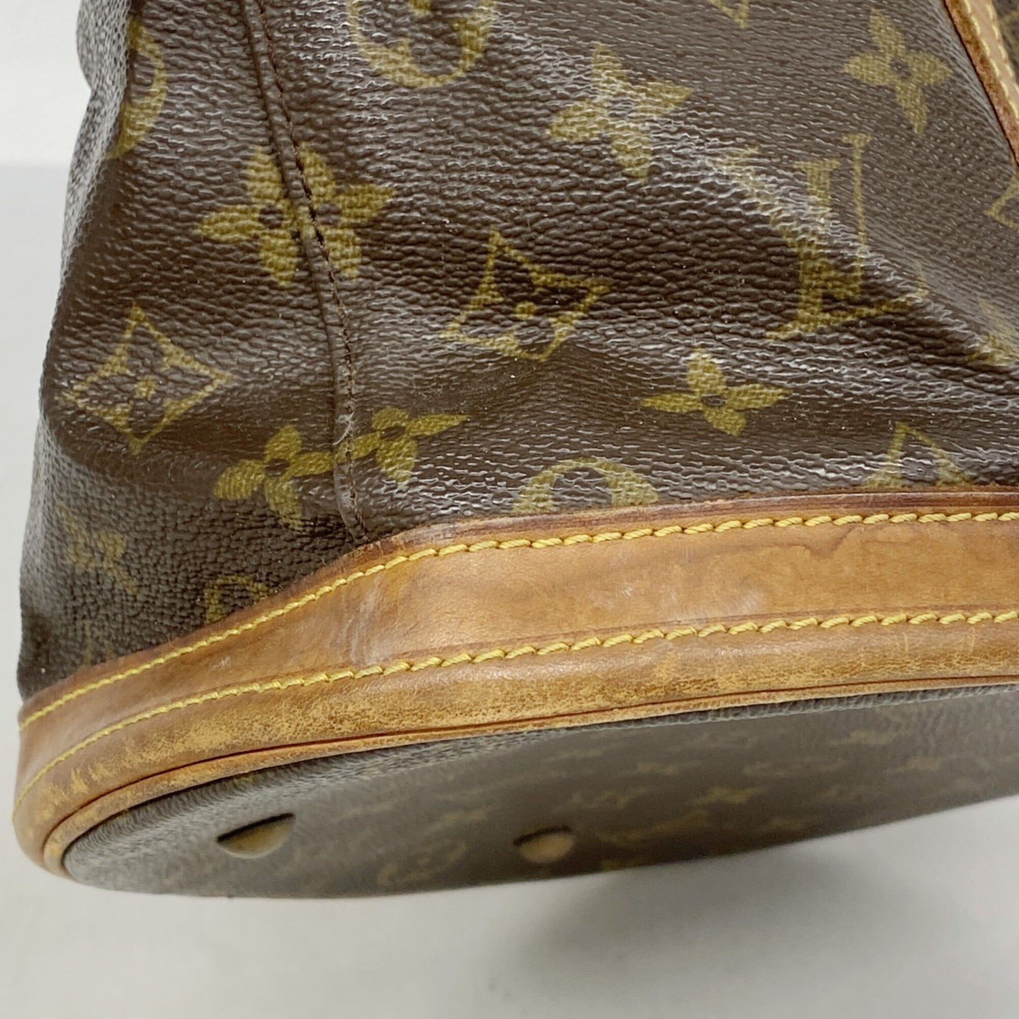 Louis Vuitton Brown Tote Bag (Pre-Owned)