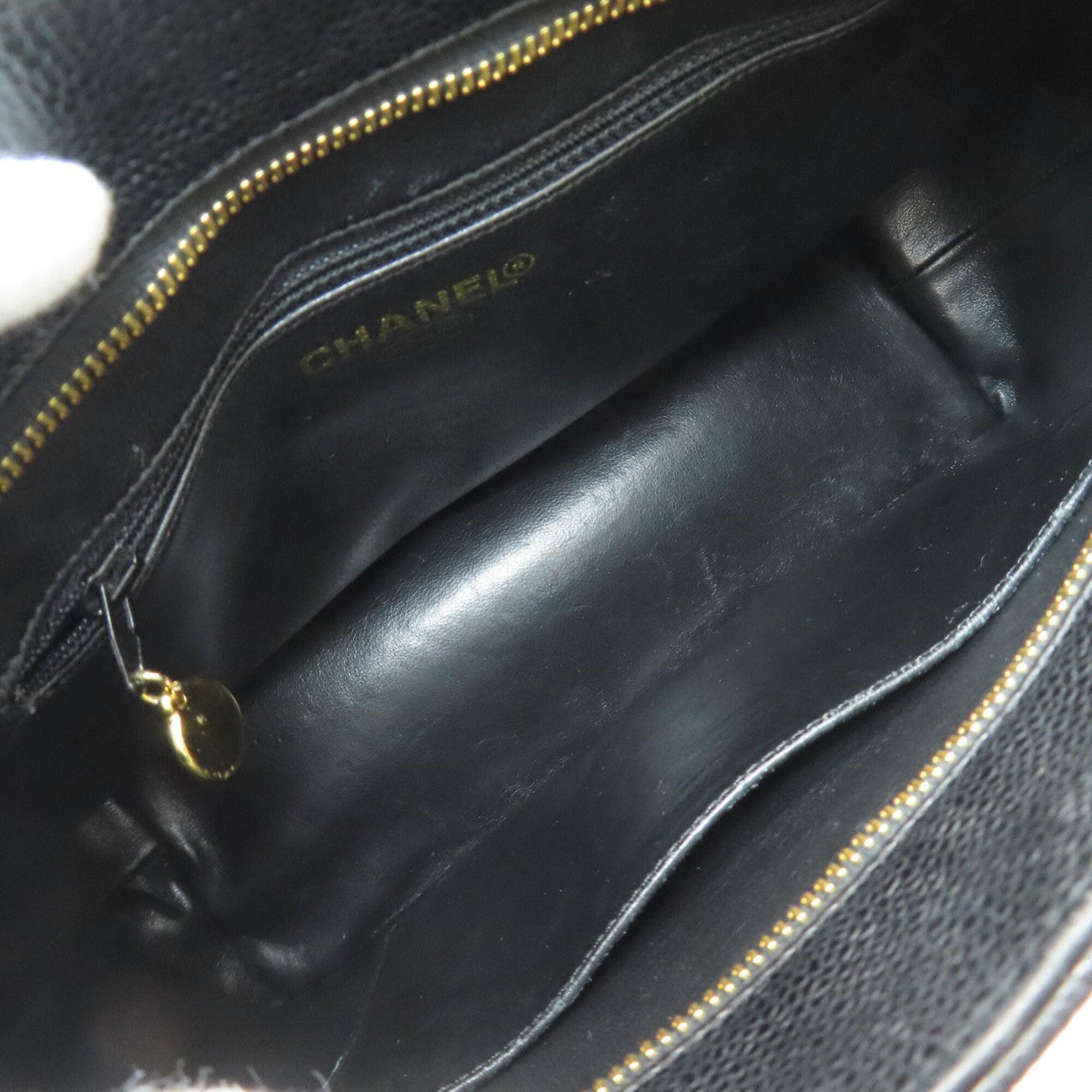 Chanel Black Leather Tote Bag (Pre-Owned)