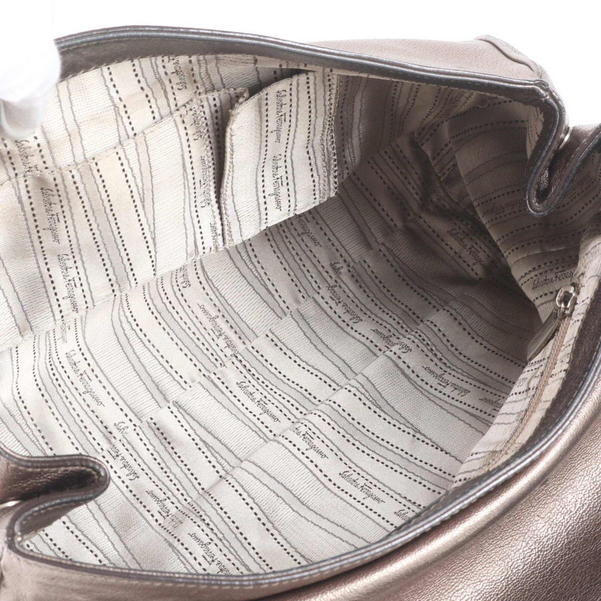 Salvatore Ferragamo Gancini Grayish Leather Handbag Shoulder Bag Tote Bag (Pre-Owned)
