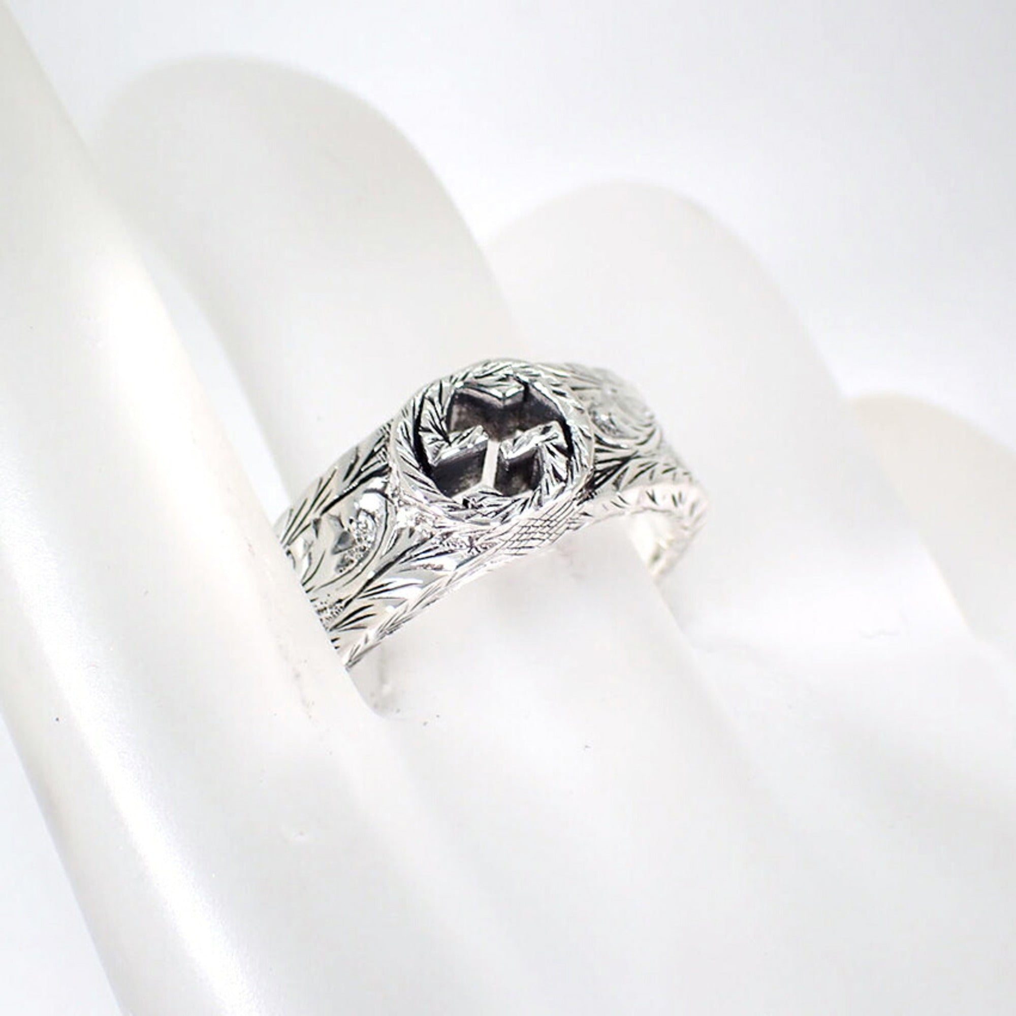 Gucci Sterling Silver 925 Band Ring (Pre-Owned)