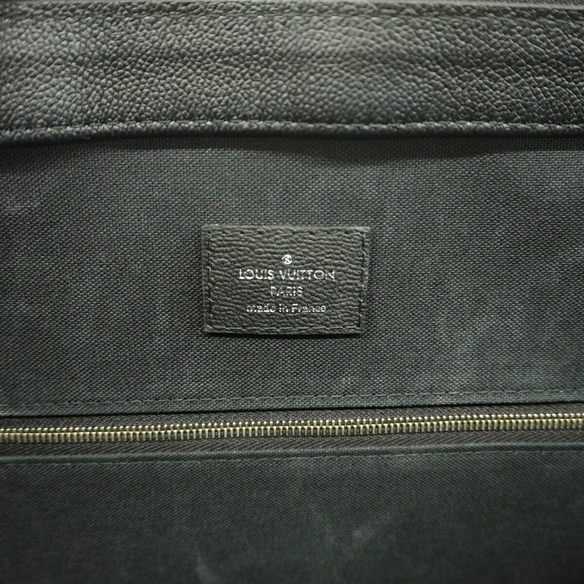 Louis Vuitton Noir Handbag (Pre-Owned)