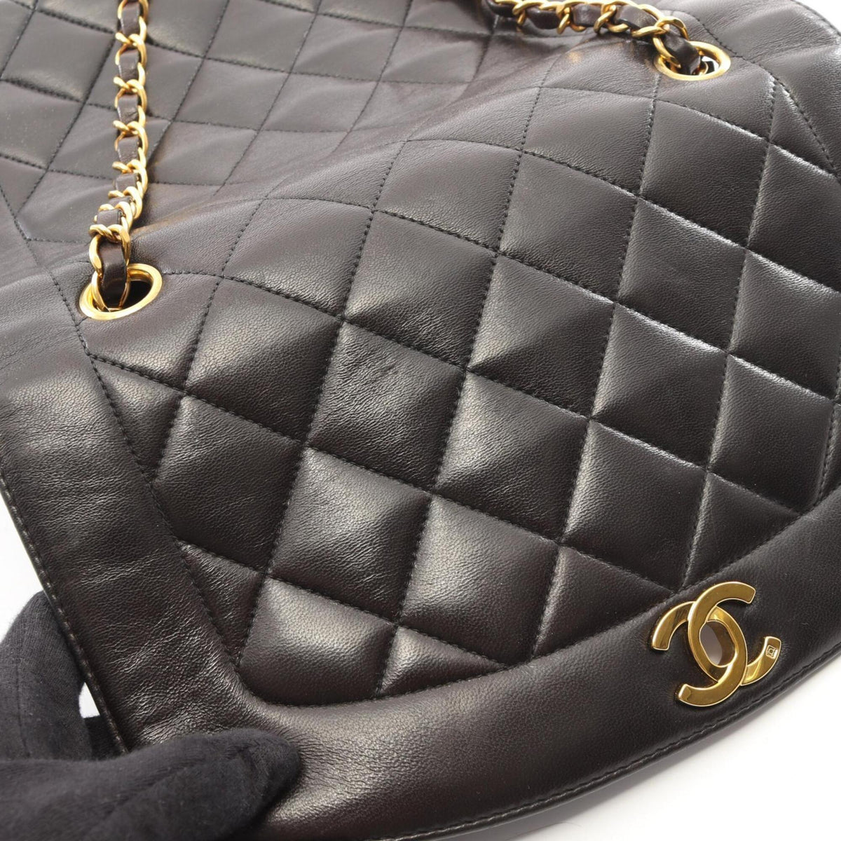 Chanel Black Leather Handbag Shoulder Bag (Pre-Owned)