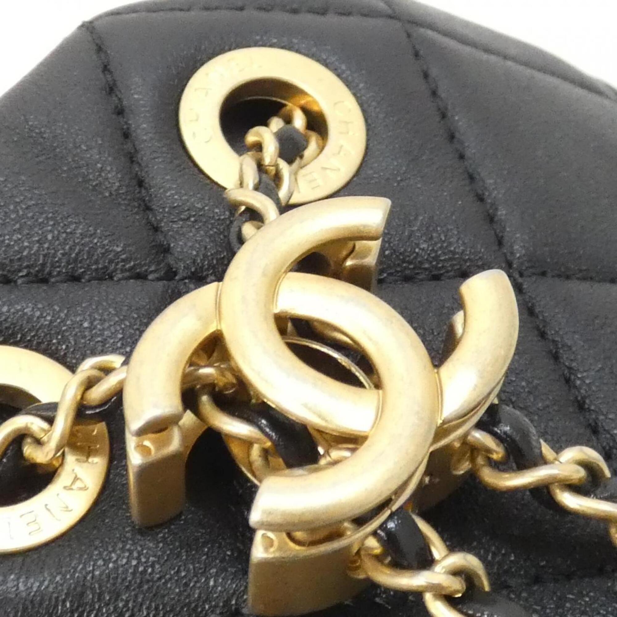 Chanel Black Leather Shoulder Bag (Pre-Owned)