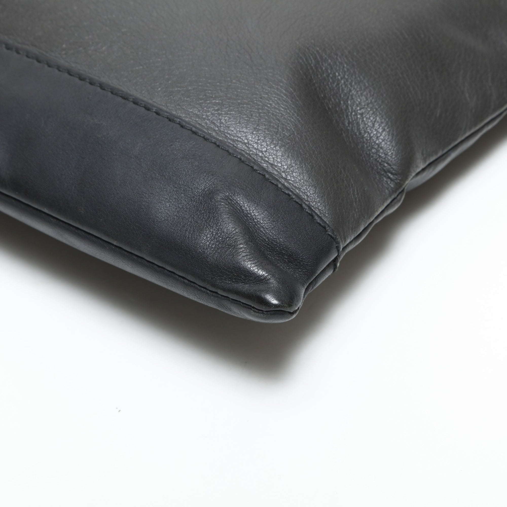 Balenciaga Black Leather Clutch Bag (Pre-Owned)
