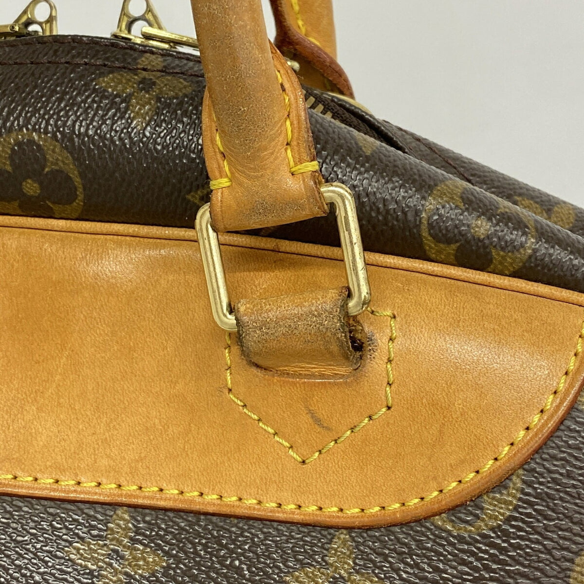 Louis Vuitton Brown Handbag (Pre-Owned)