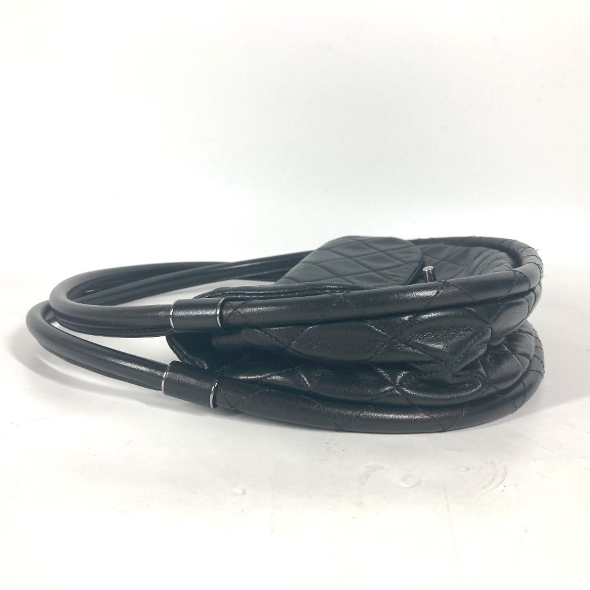 Chanel Black Leather Handbag (Pre-Owned)