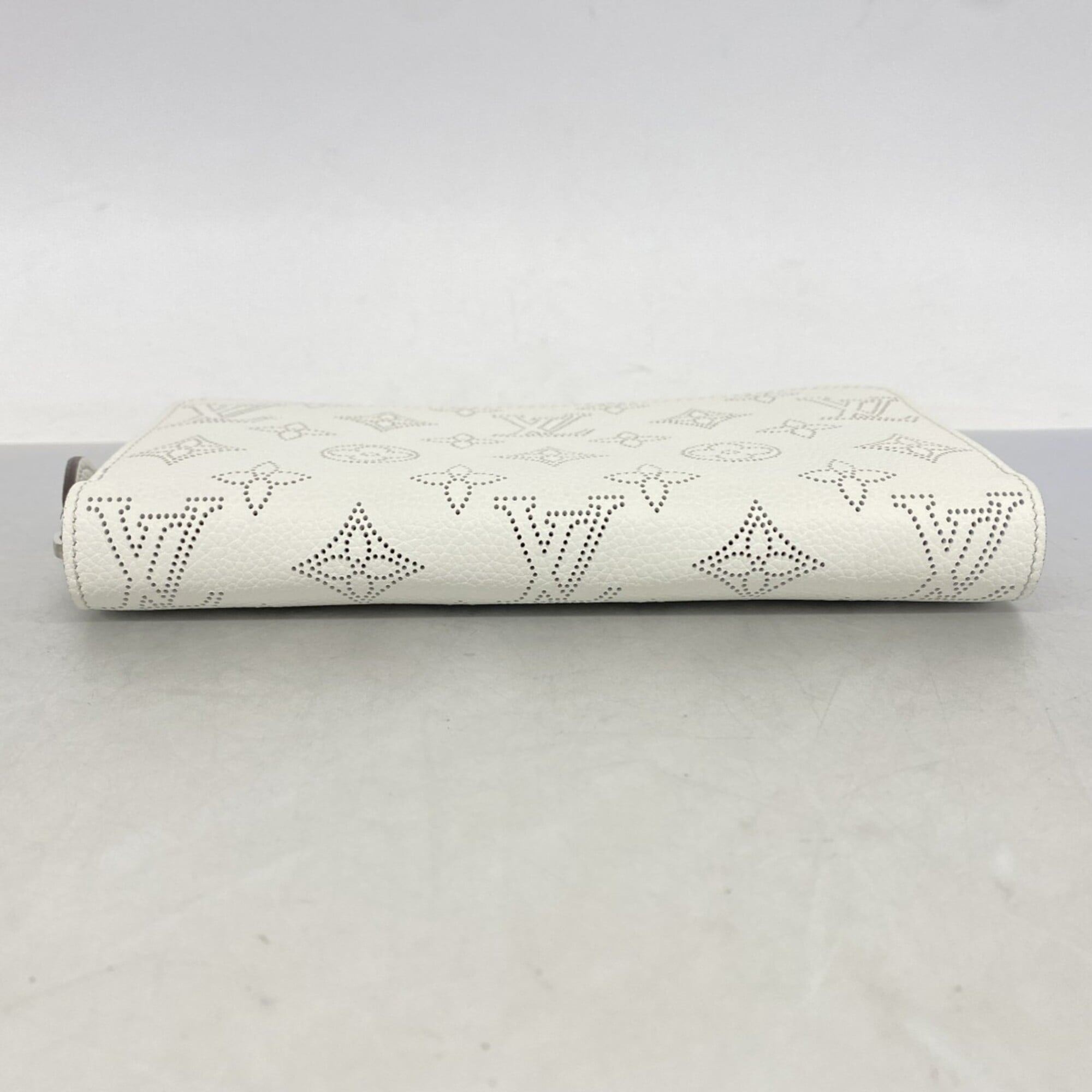 Louis Vuitton Blanc Long Wallet (Bi-Fold) (Pre-Owned)