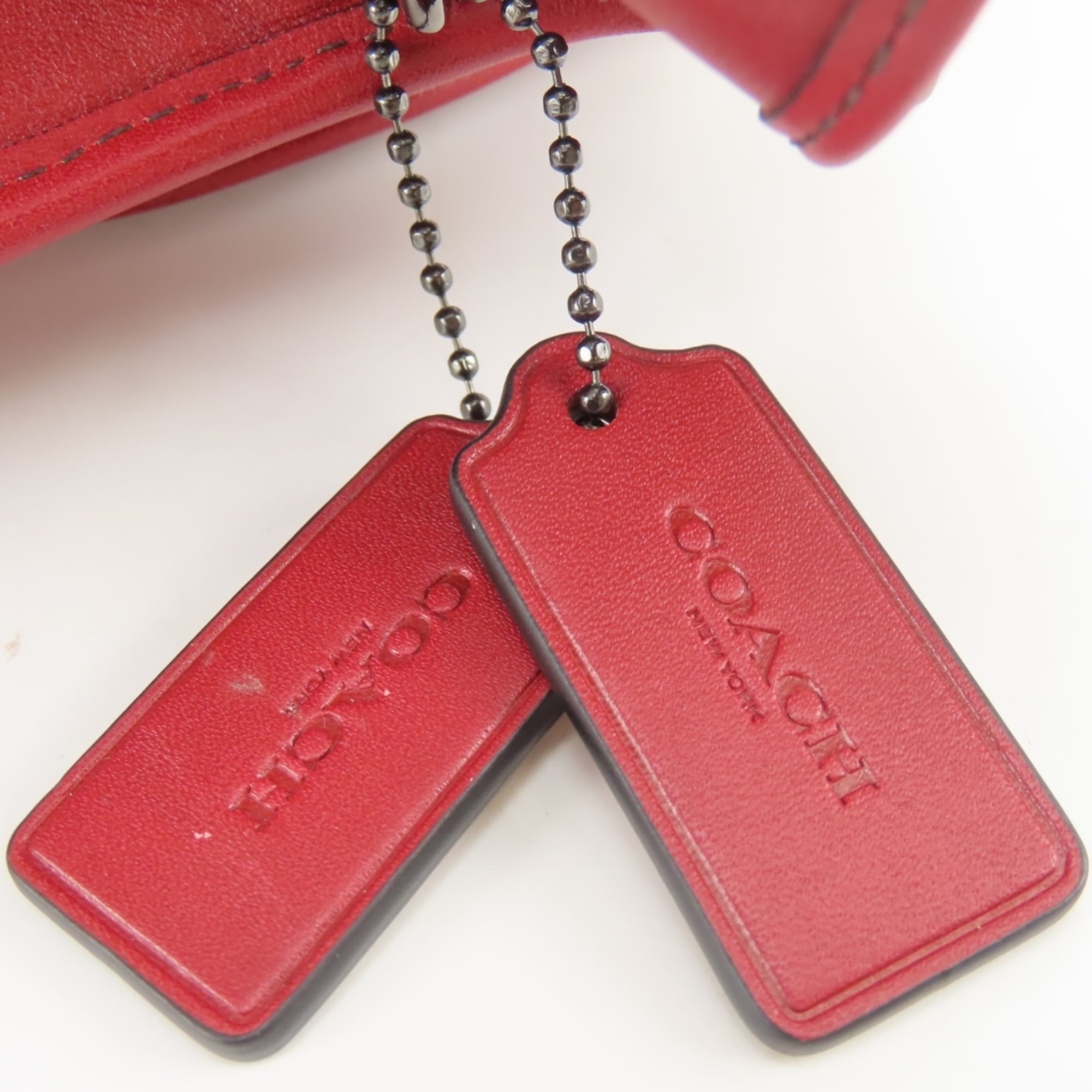 Coach Red Color Leather Pochette Shoulder Bag (Pre-Owned)