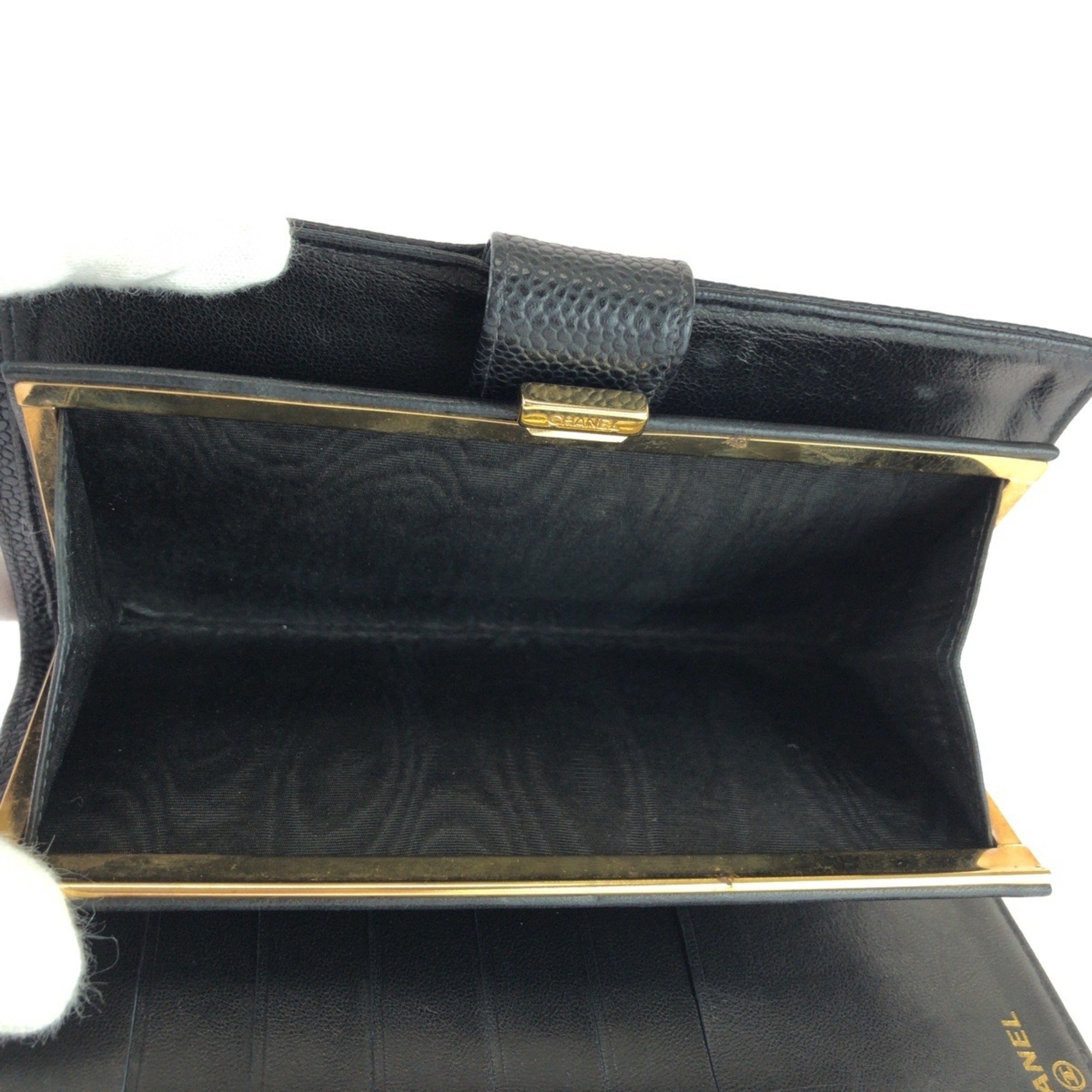 Chanel Black Leather Middle Wallet (Bi-Fold) (Pre-Owned)