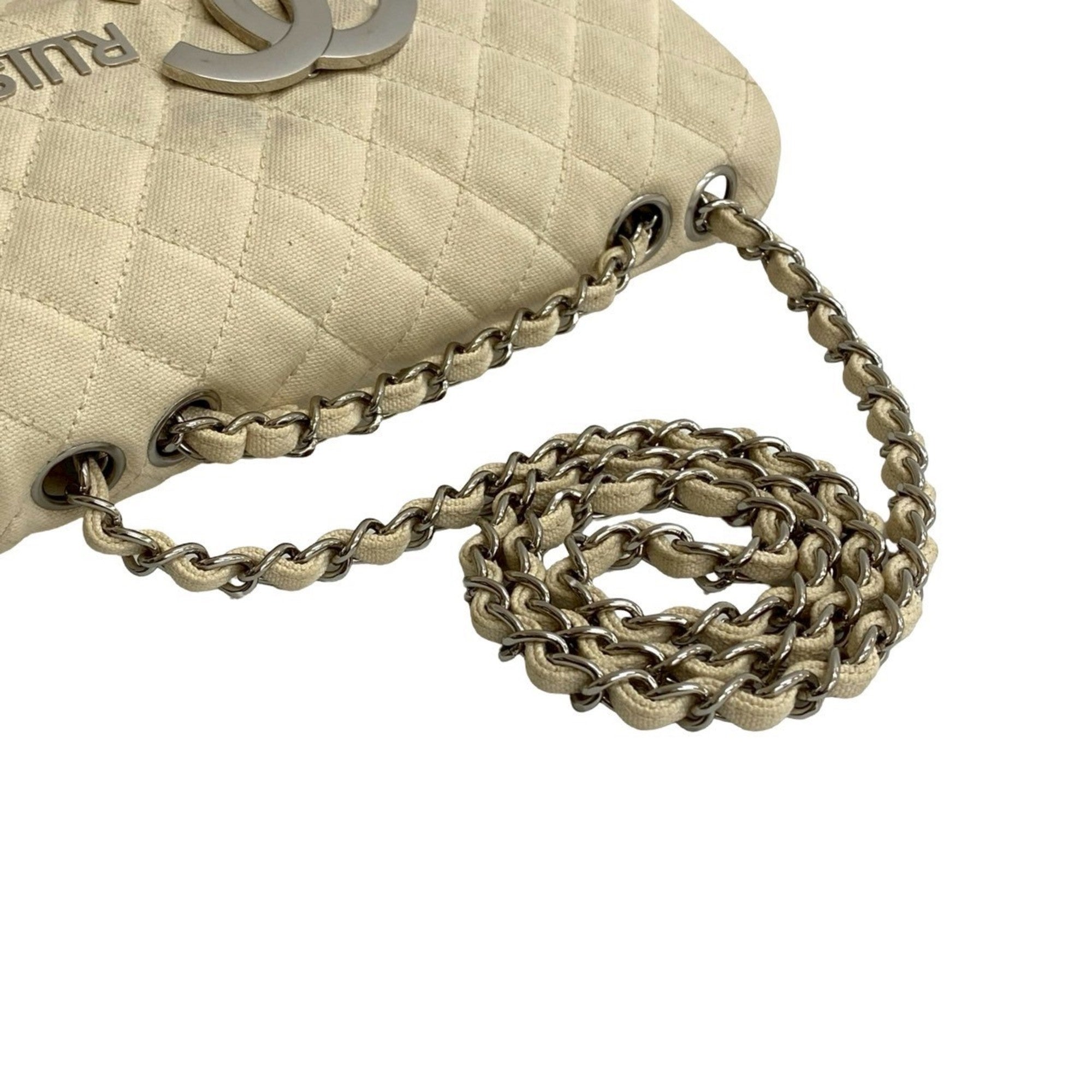Chanel White Canvas Shoulder Bag (Pre-Owned)