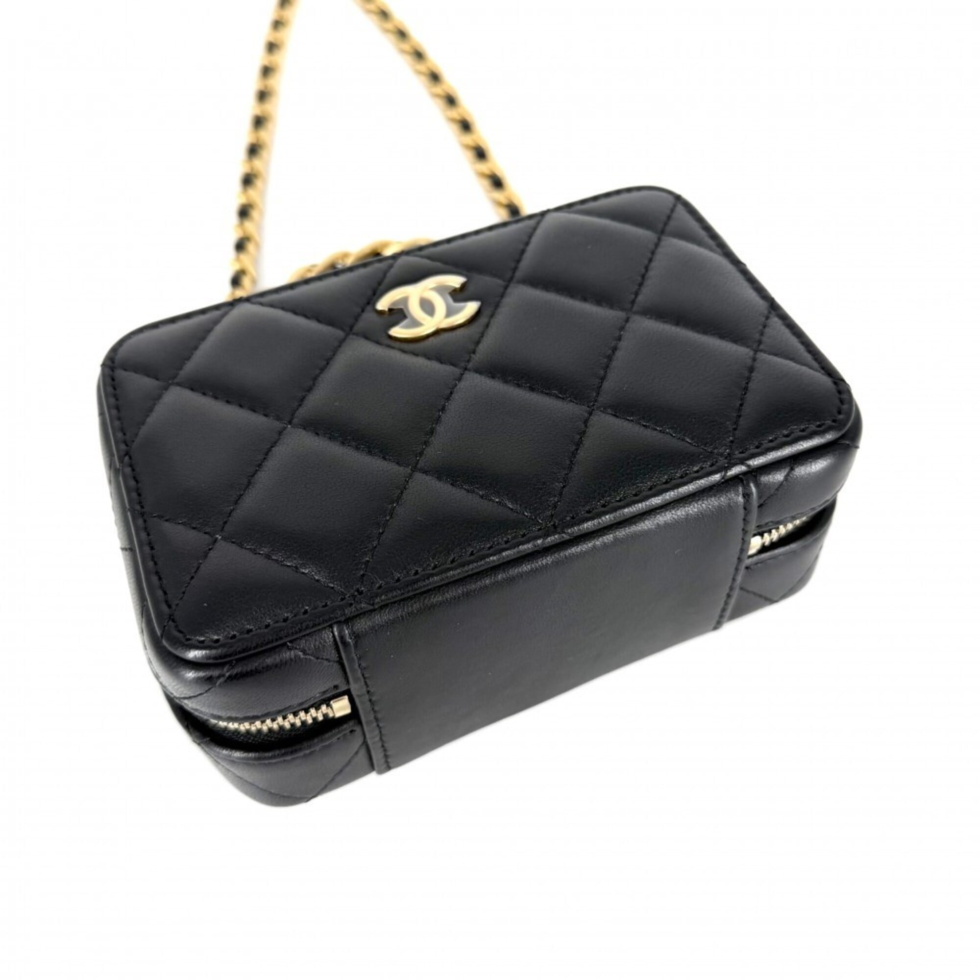Chanel Matelasse Black Leather Handbag Shoulder Bag (Pre-Owned)