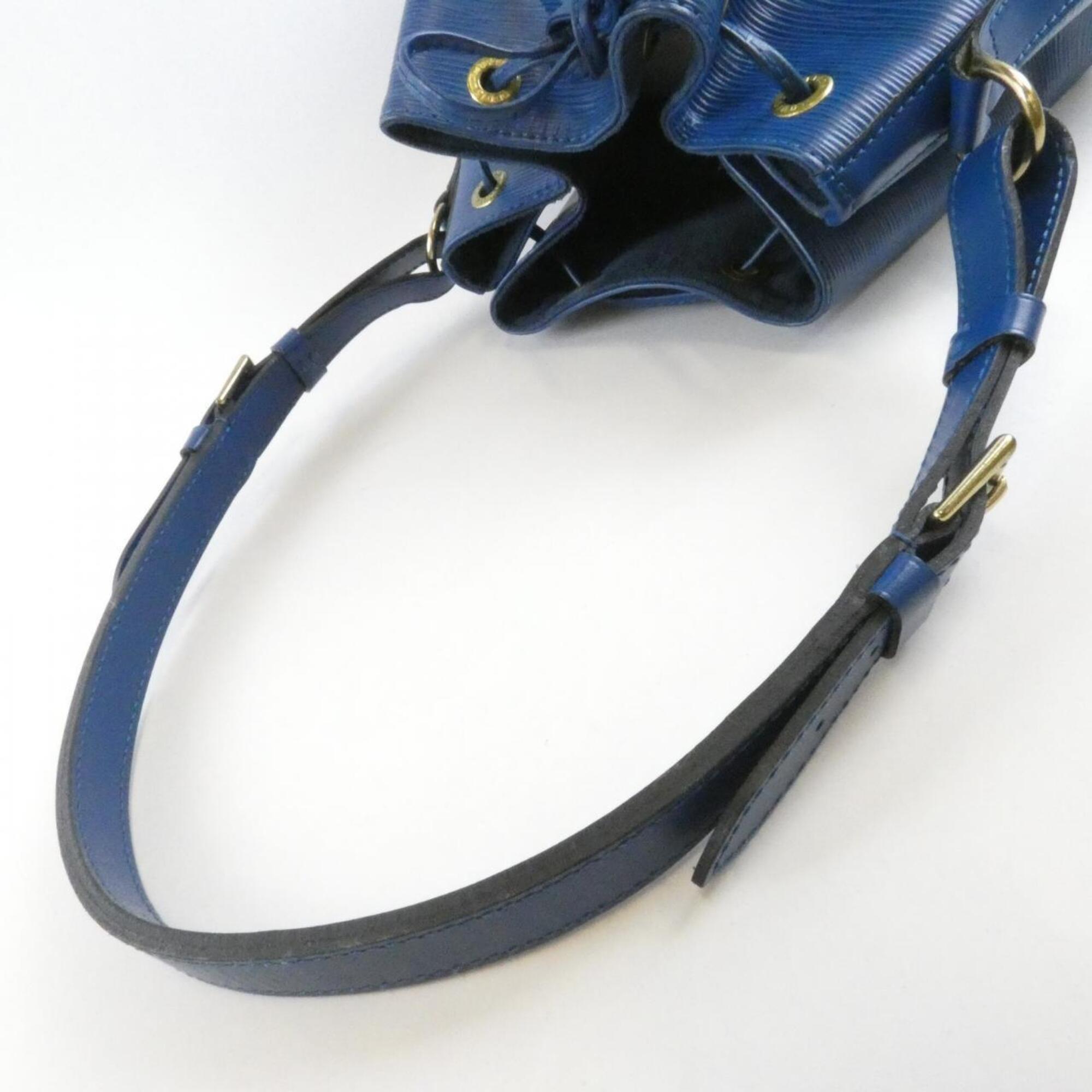 Louis Vuitton Blue Leather Shoulder Bag (Pre-Owned)