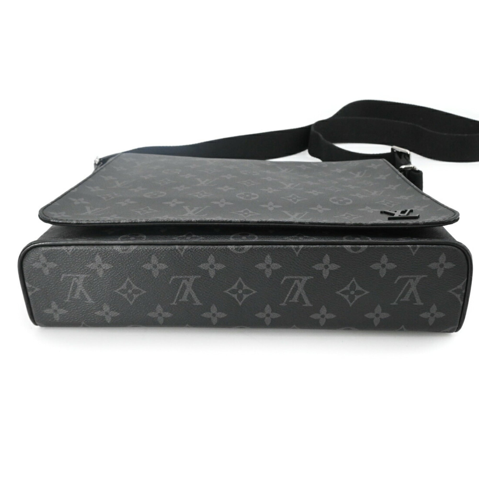 Louis Vuitton Black Monogram Eclipse Messenger Bag Shoulder Bag (Pre-Owned)