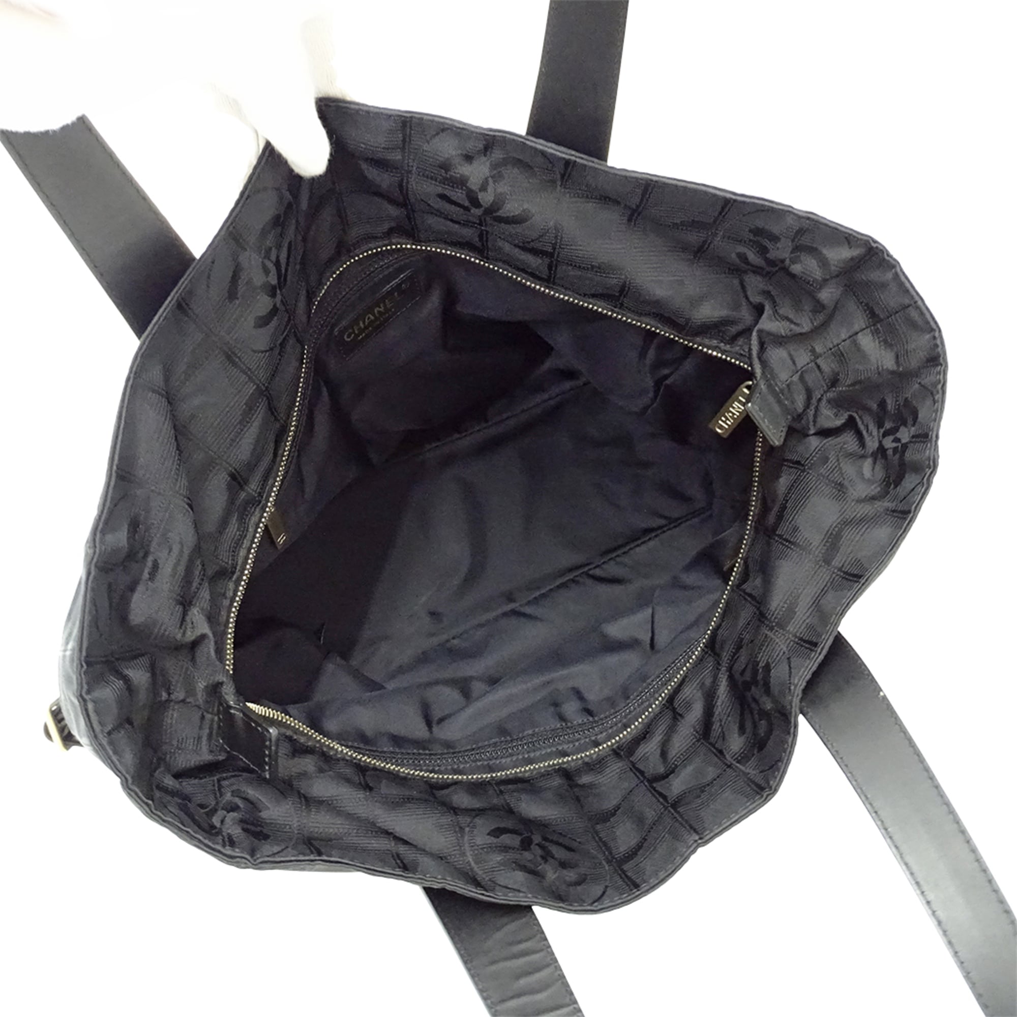 Chanel Black Nylon Handbag Tote Bag (Pre-Owned)
