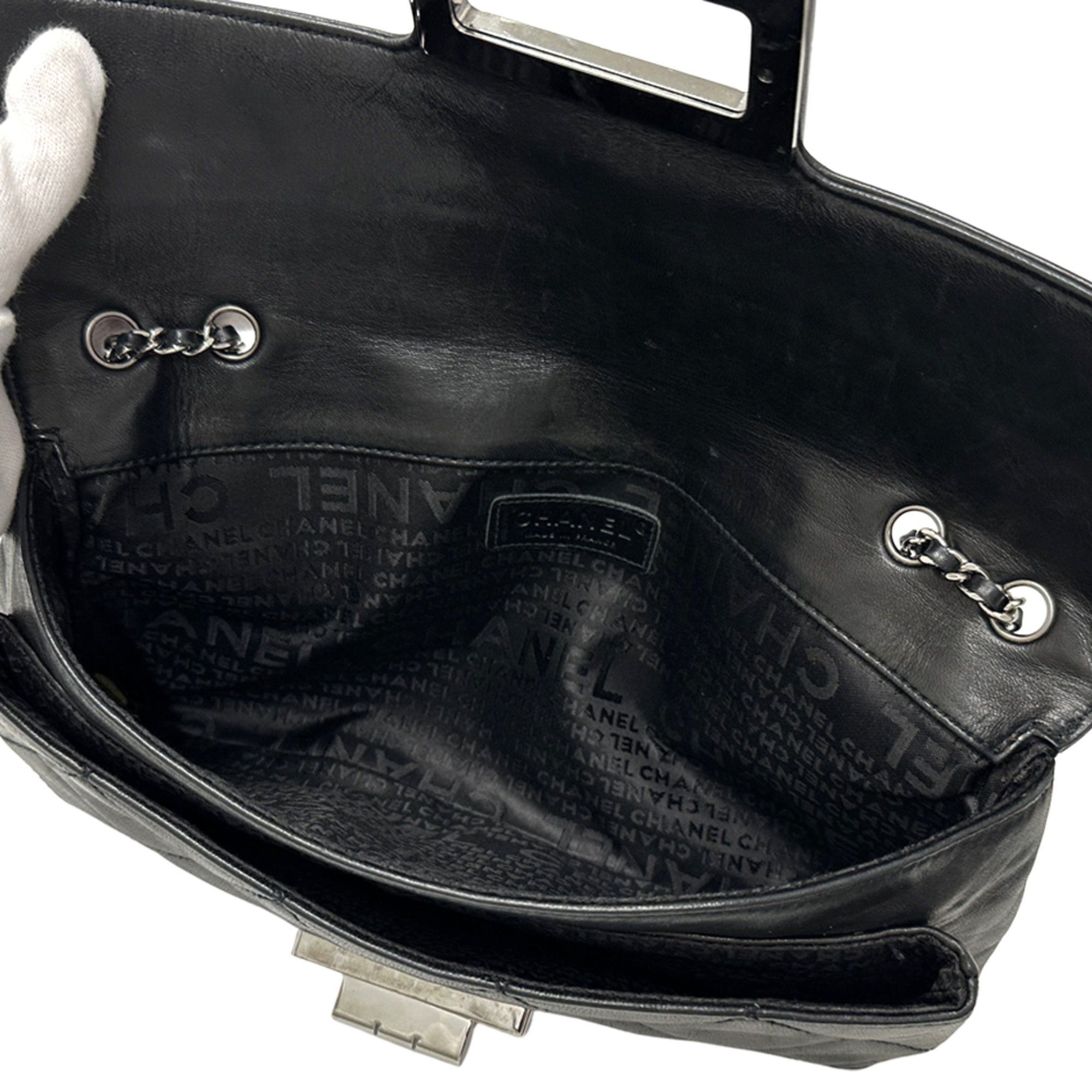 Chanel Black Leather Handbag Shoulder Bag (Pre-Owned)
