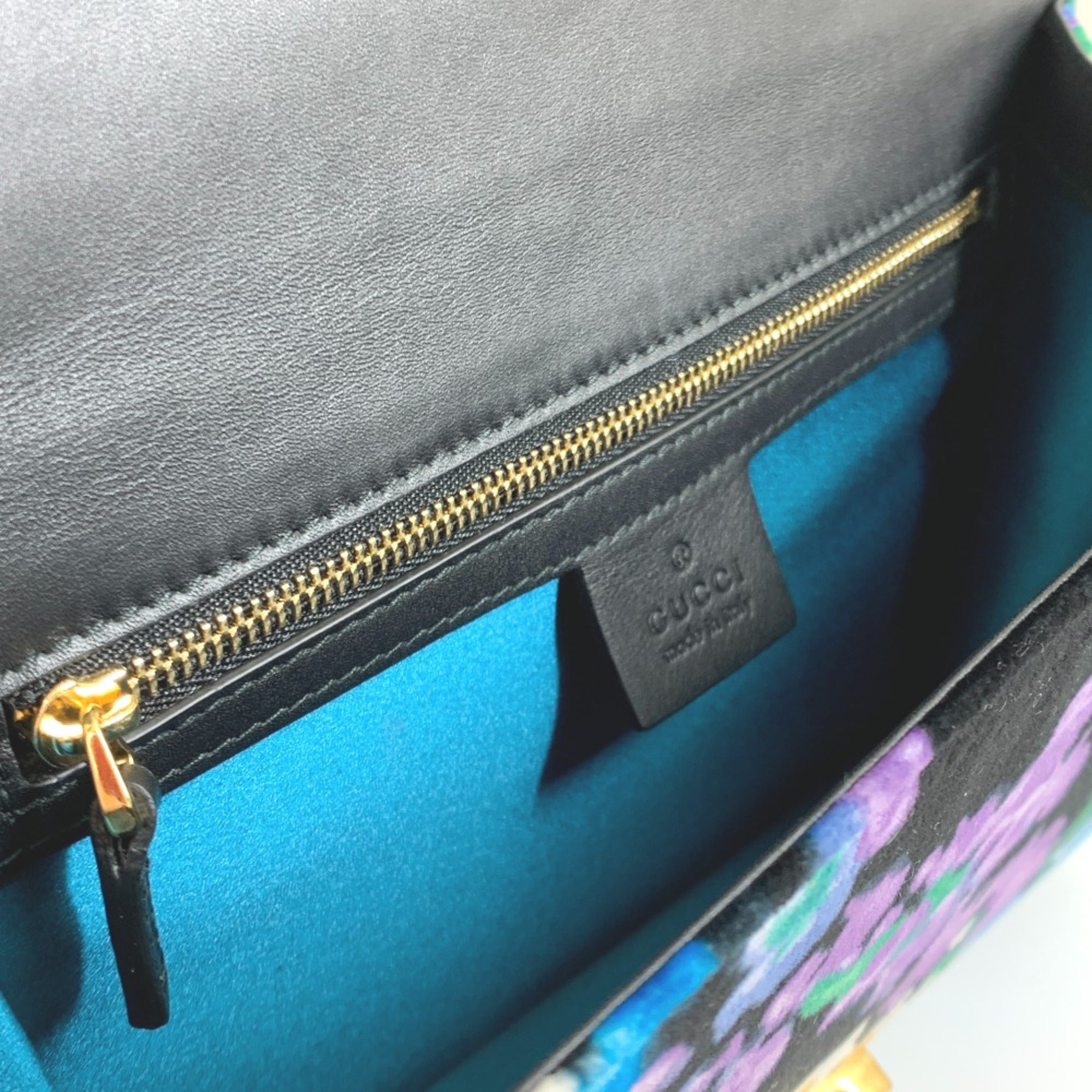 Gucci Other Leather Shoulder Bag (Pre-Owned)