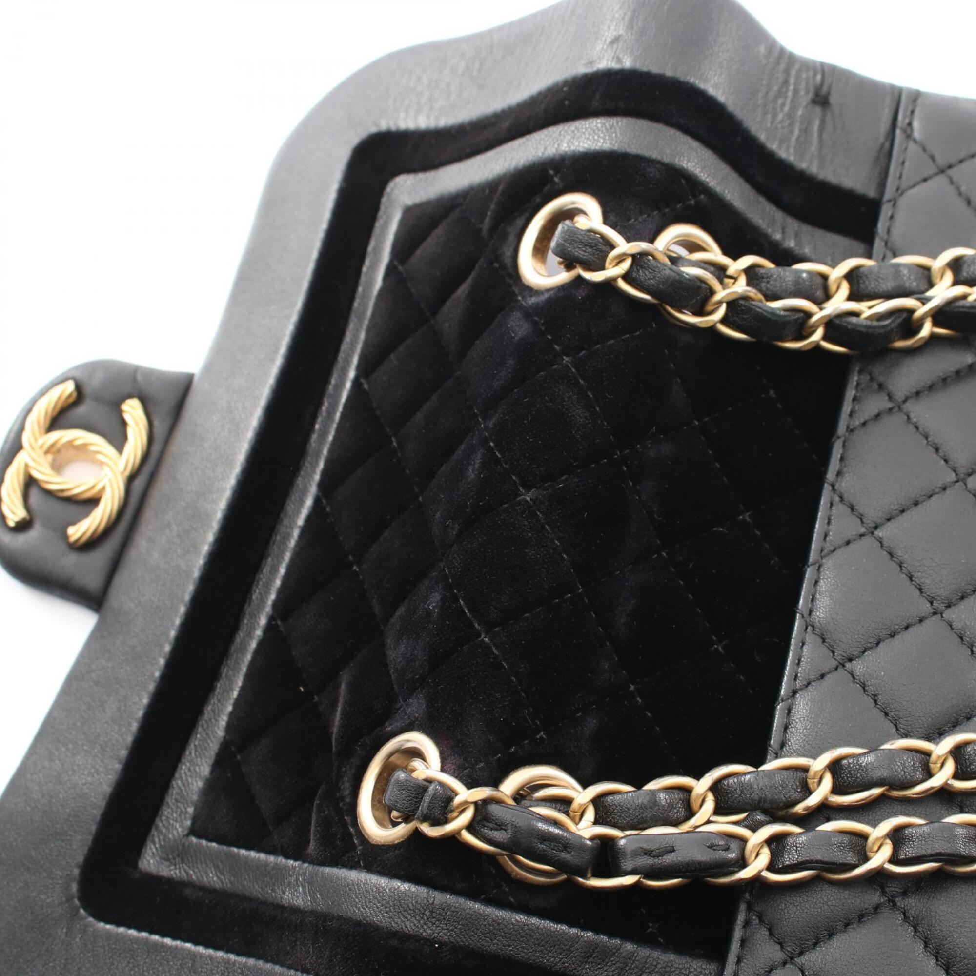 Chanel Black Leather Fabric Handbag Shoulder Bag (Pre-Owned)
