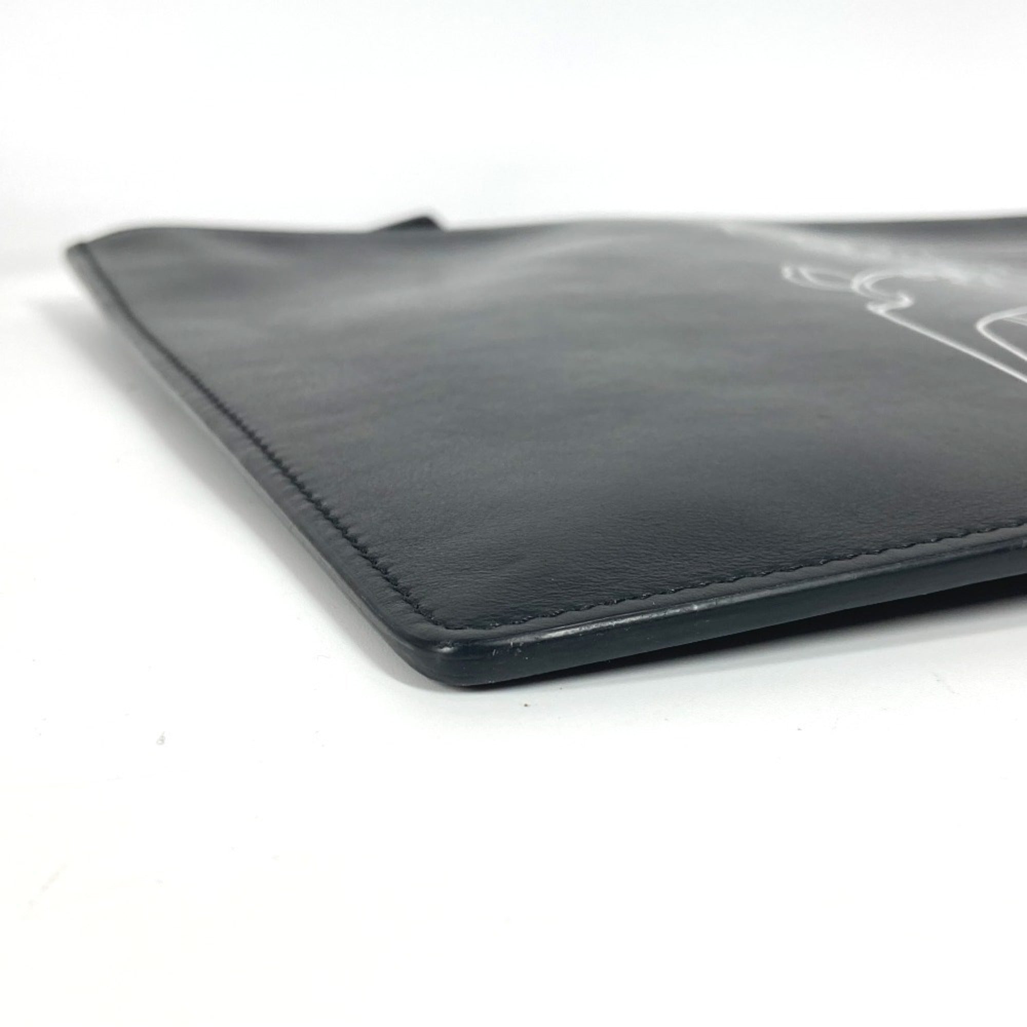 Givenchy Black White Leather Clutch Bag (Pre-Owned)