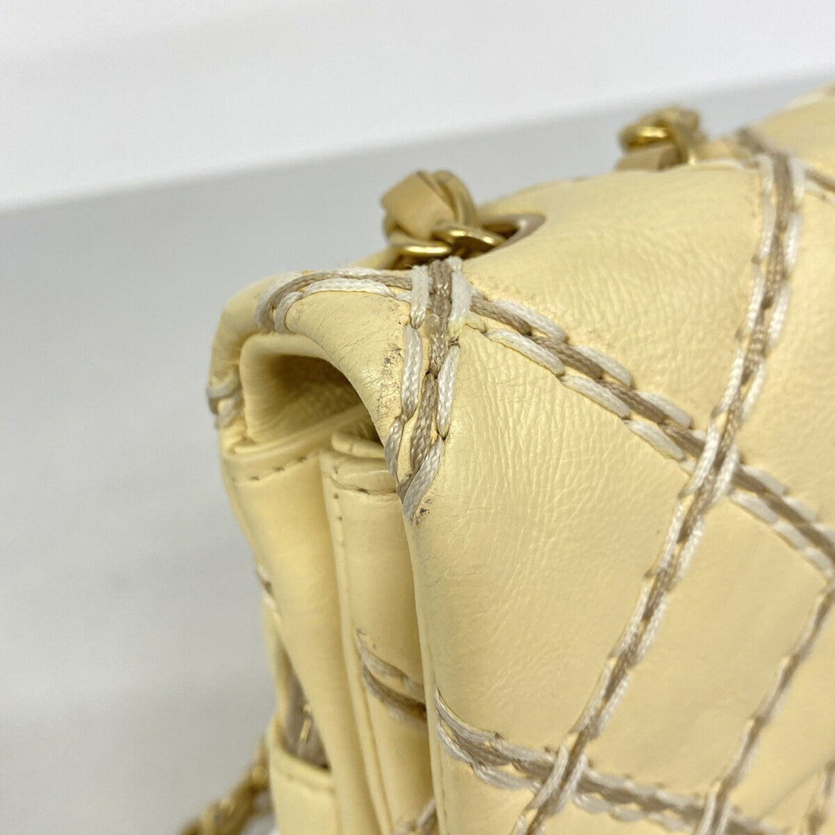 Chanel Yellow Leather Shoulder Bag (Pre-Owned)