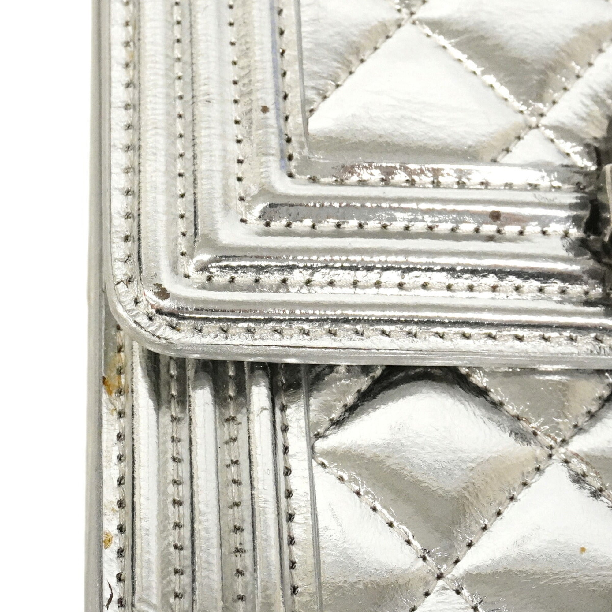 Chanel Silver Shoulder Bag (Pre-Owned)