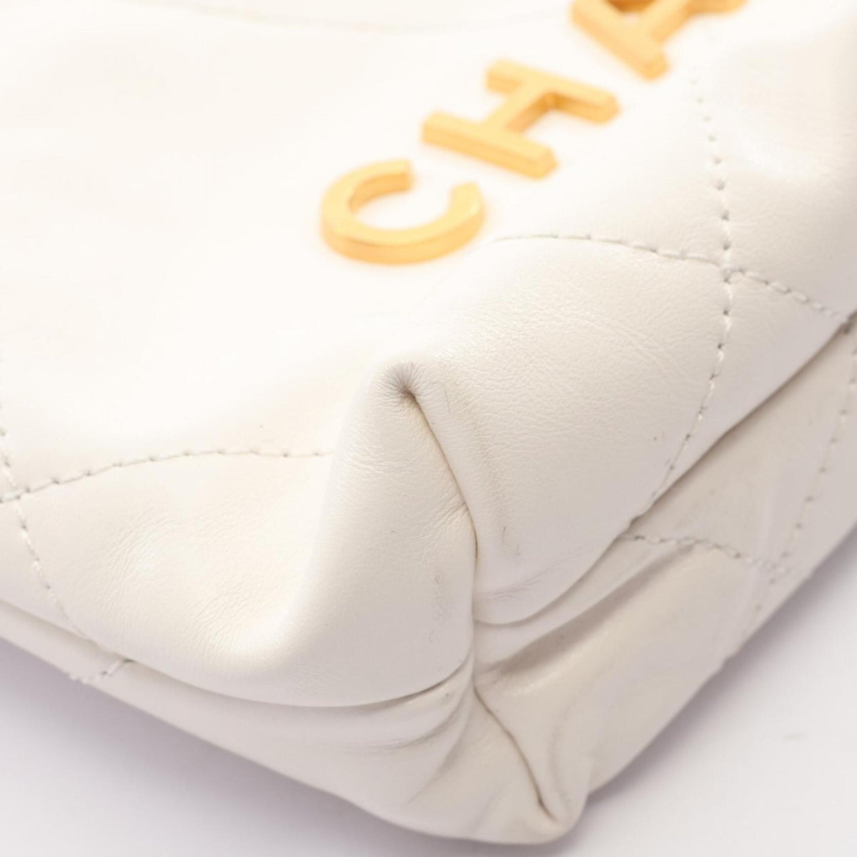 Chanel White Leather Handbag Shoulder Bag (Pre-Owned)