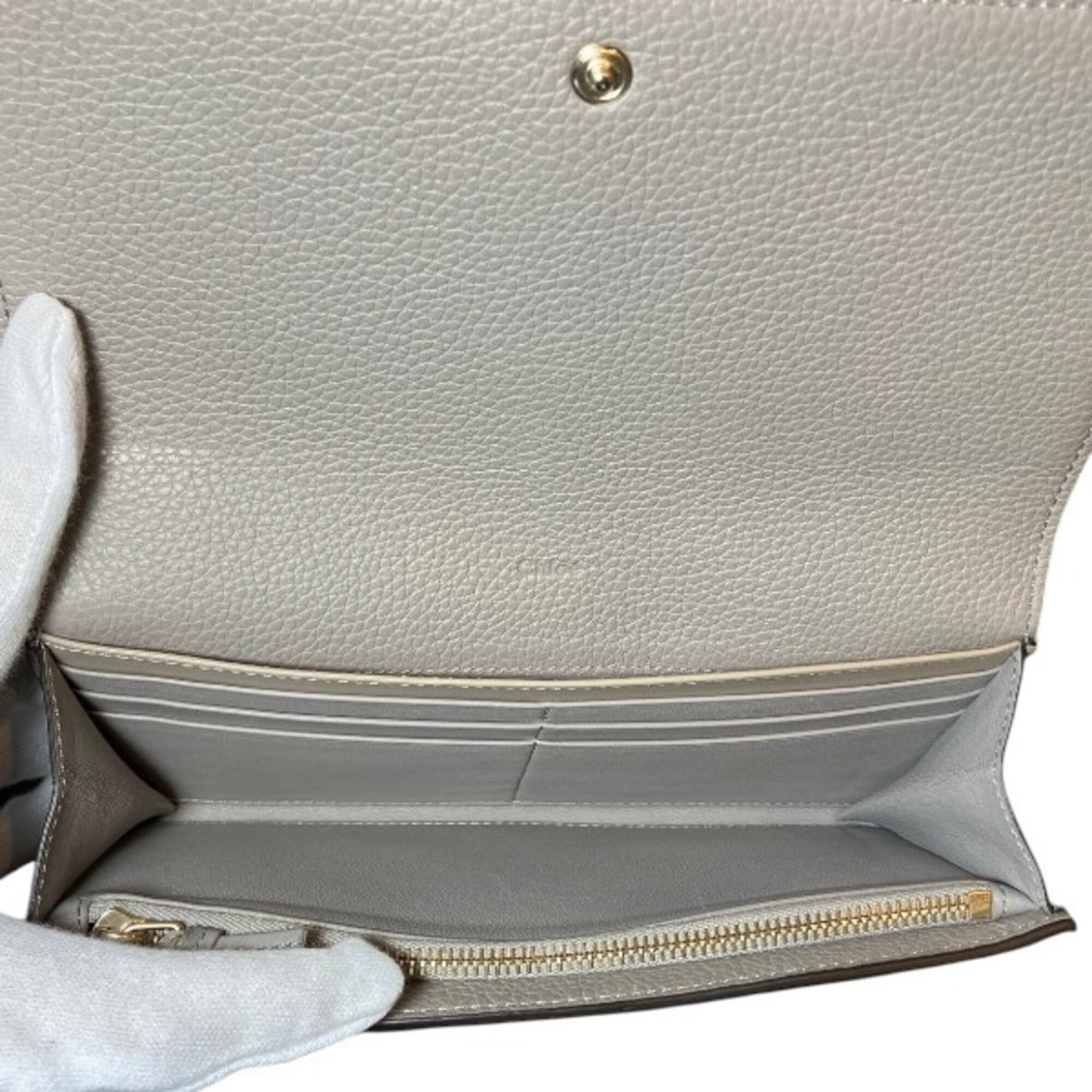 Chloé Grayish Leather Long Wallet (Bi-Fold) (Pre-Owned)