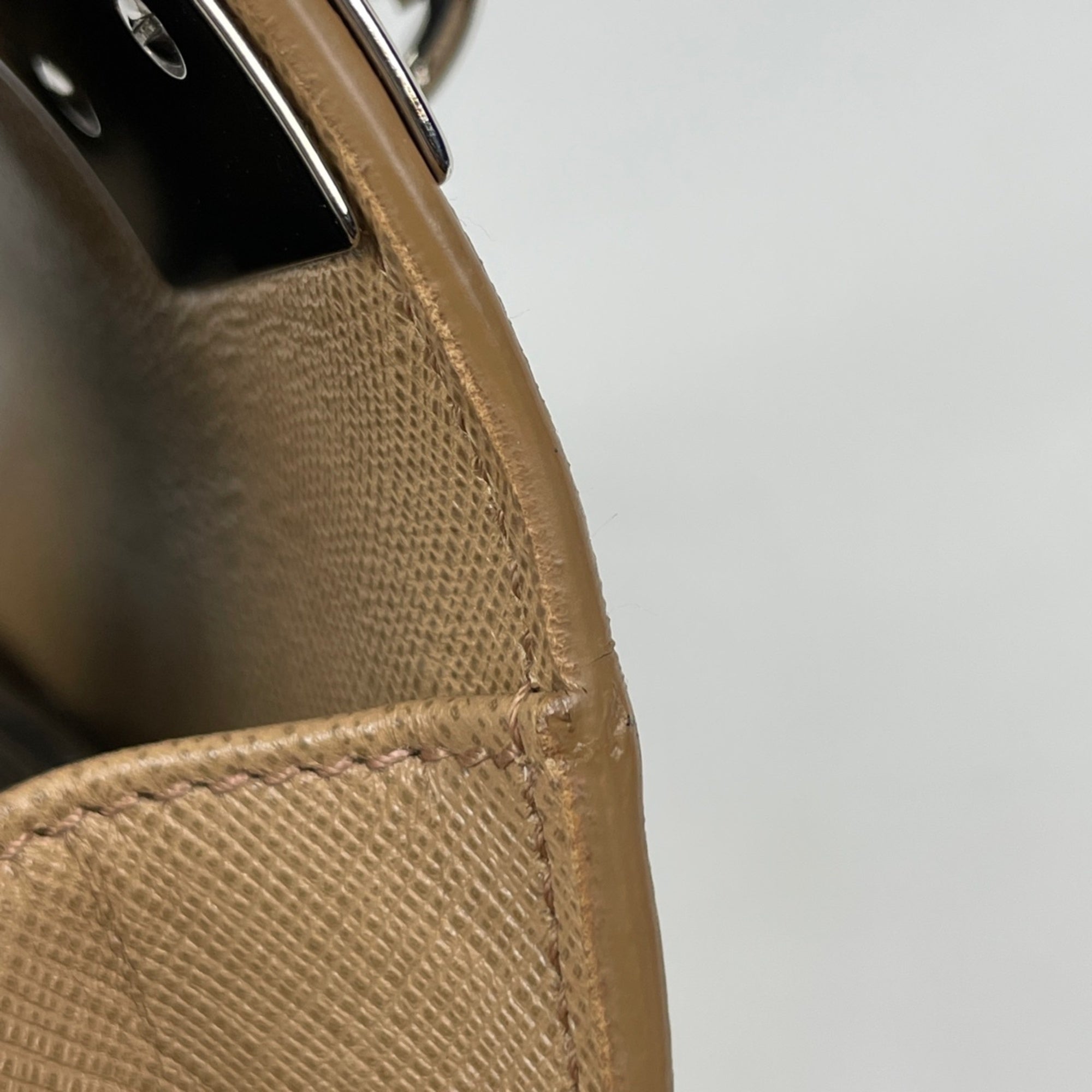 Salvatore Ferragamo Beige Leather Handbag (Pre-Owned)