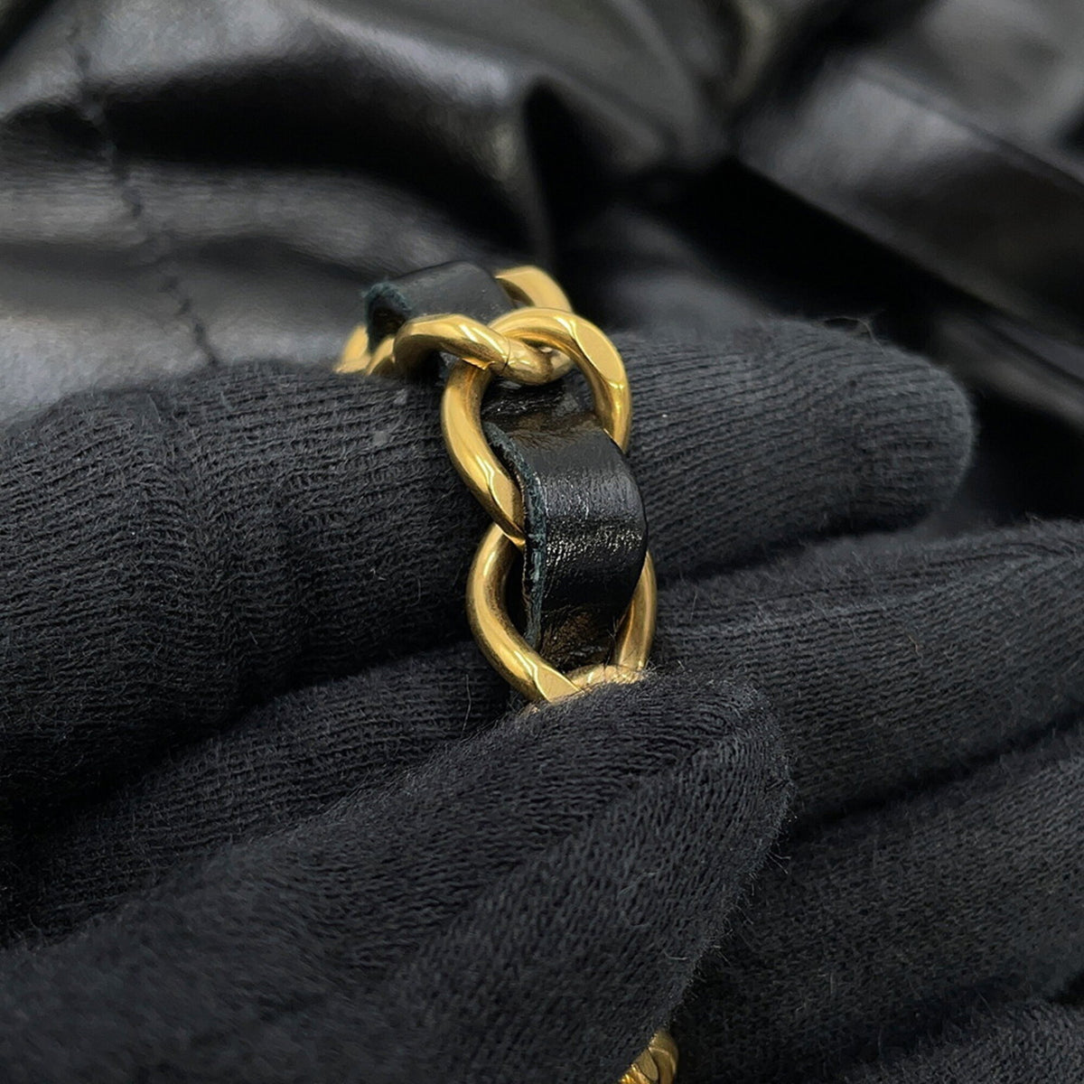 Chanel Black Handbag (Pre-Owned)