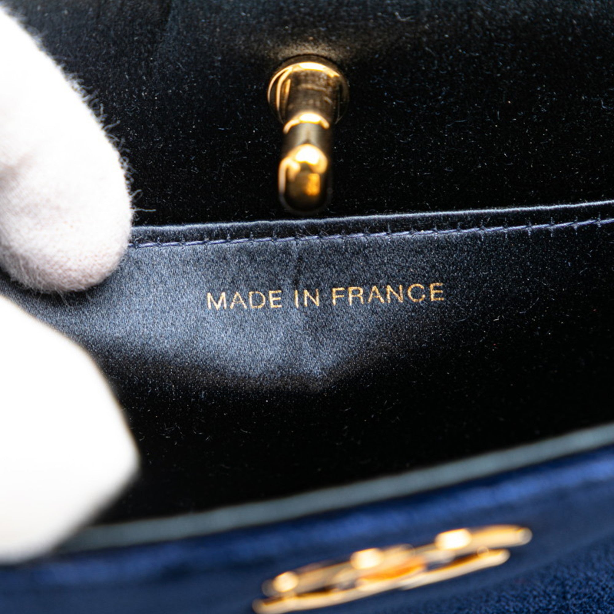 Chanel Navy Handbag (Pre-Owned)