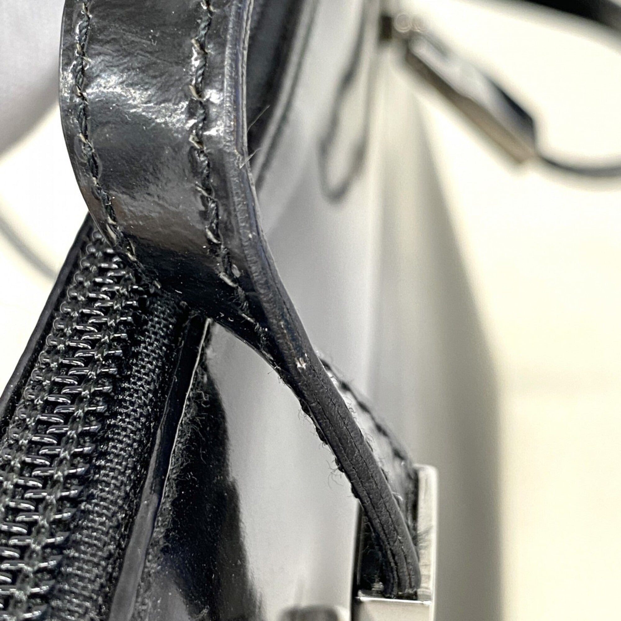 Gucci Black Shoulder Bag (Pre-Owned)