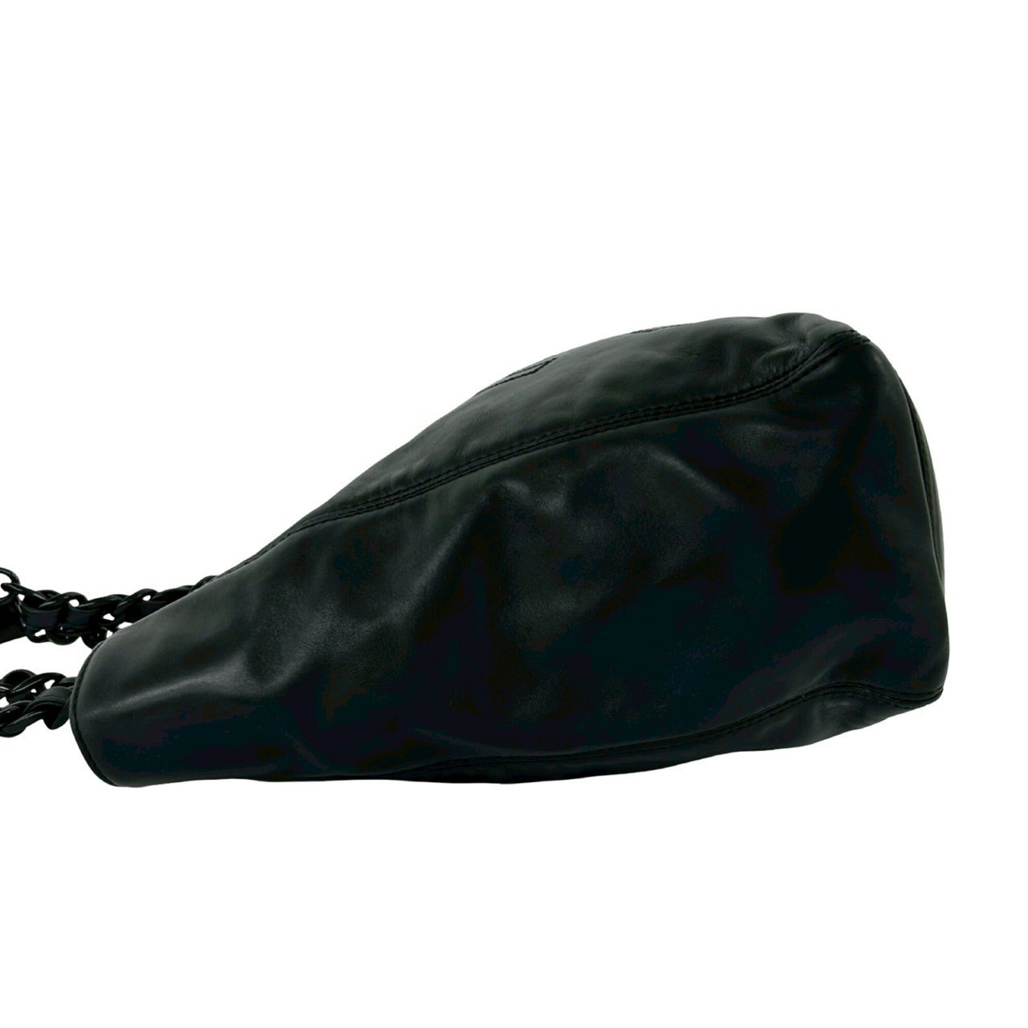 Chanel Black Leather Plastic Handbag (Pre-Owned)