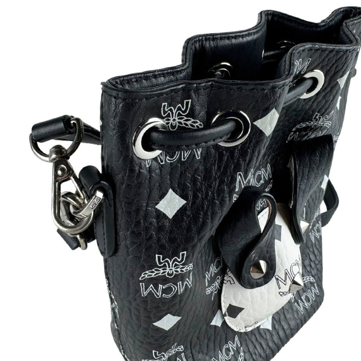 Mcm Black White Leather Handbag (Pre-Owned)