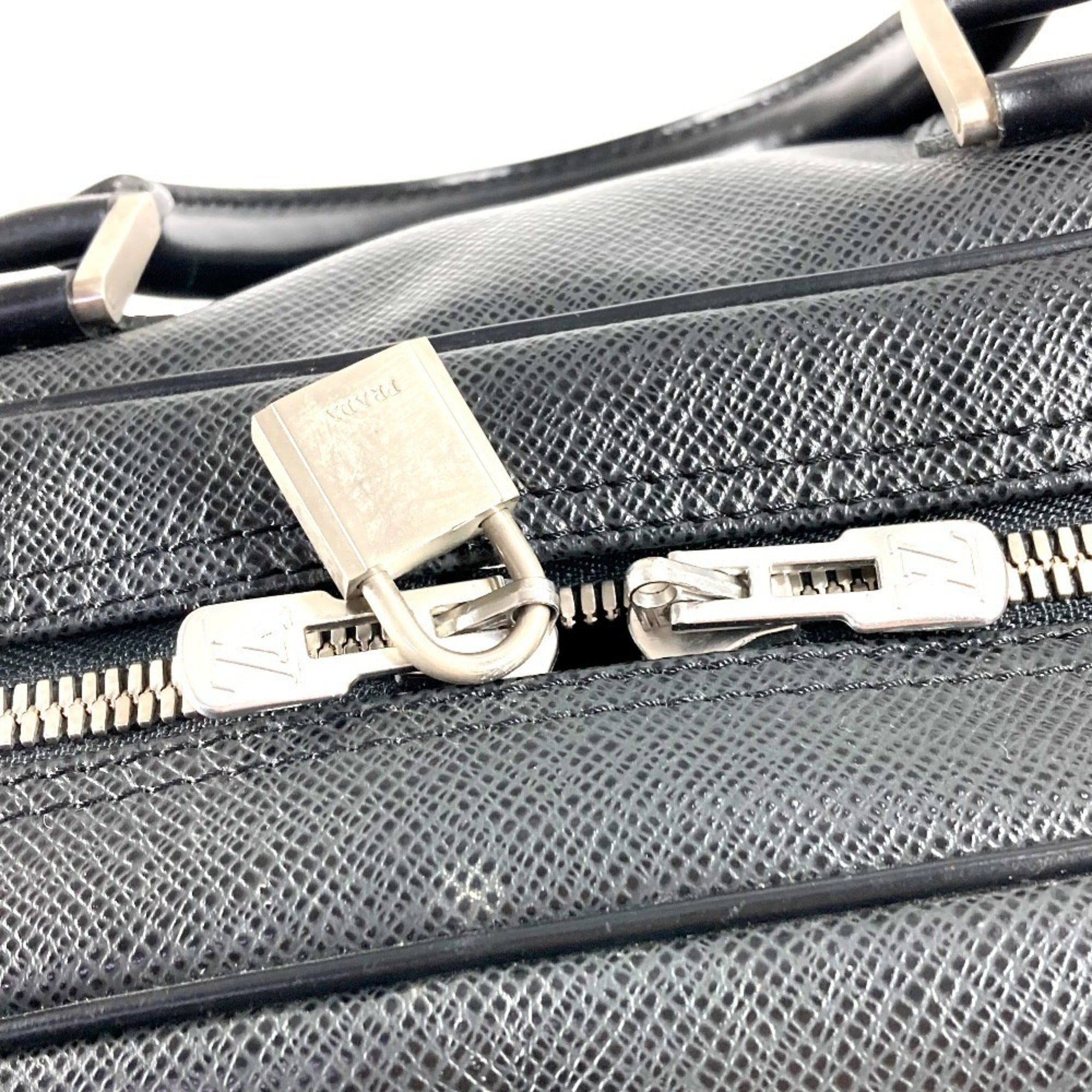 Louis Vuitton Taiga Ardoise Black Taiga Leather Boston Bag (Pre-Owned)