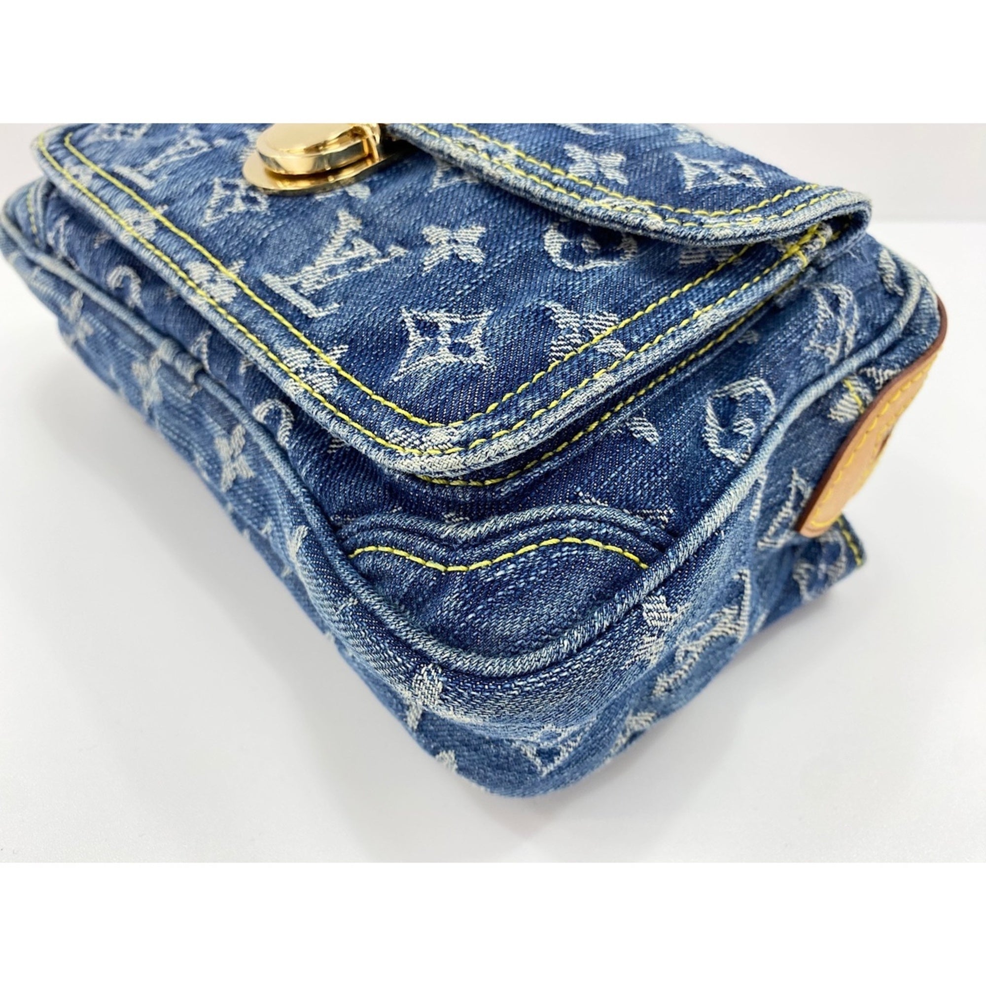 Louis Vuitton Blue Monogram Denim Shoulder Bag (Pre-Owned)