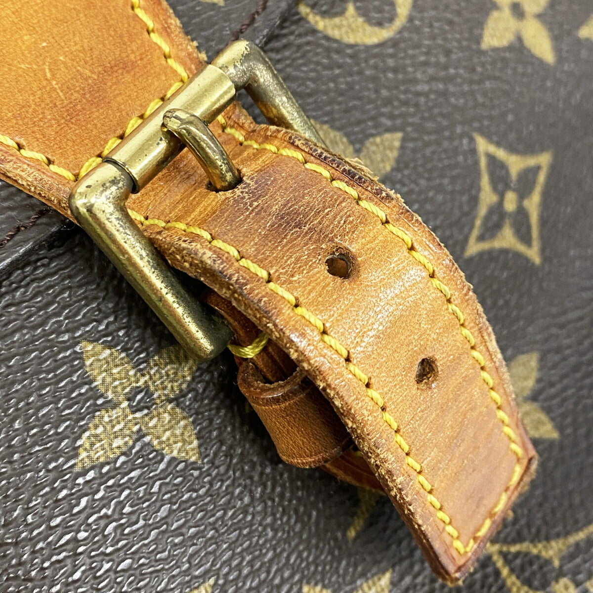 Louis Vuitton Brown Shoulder Bag (Pre-Owned)