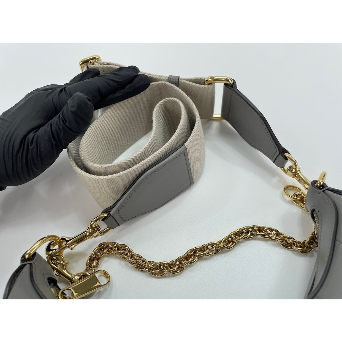 Gucci Gray Handbag (Pre-Owned)