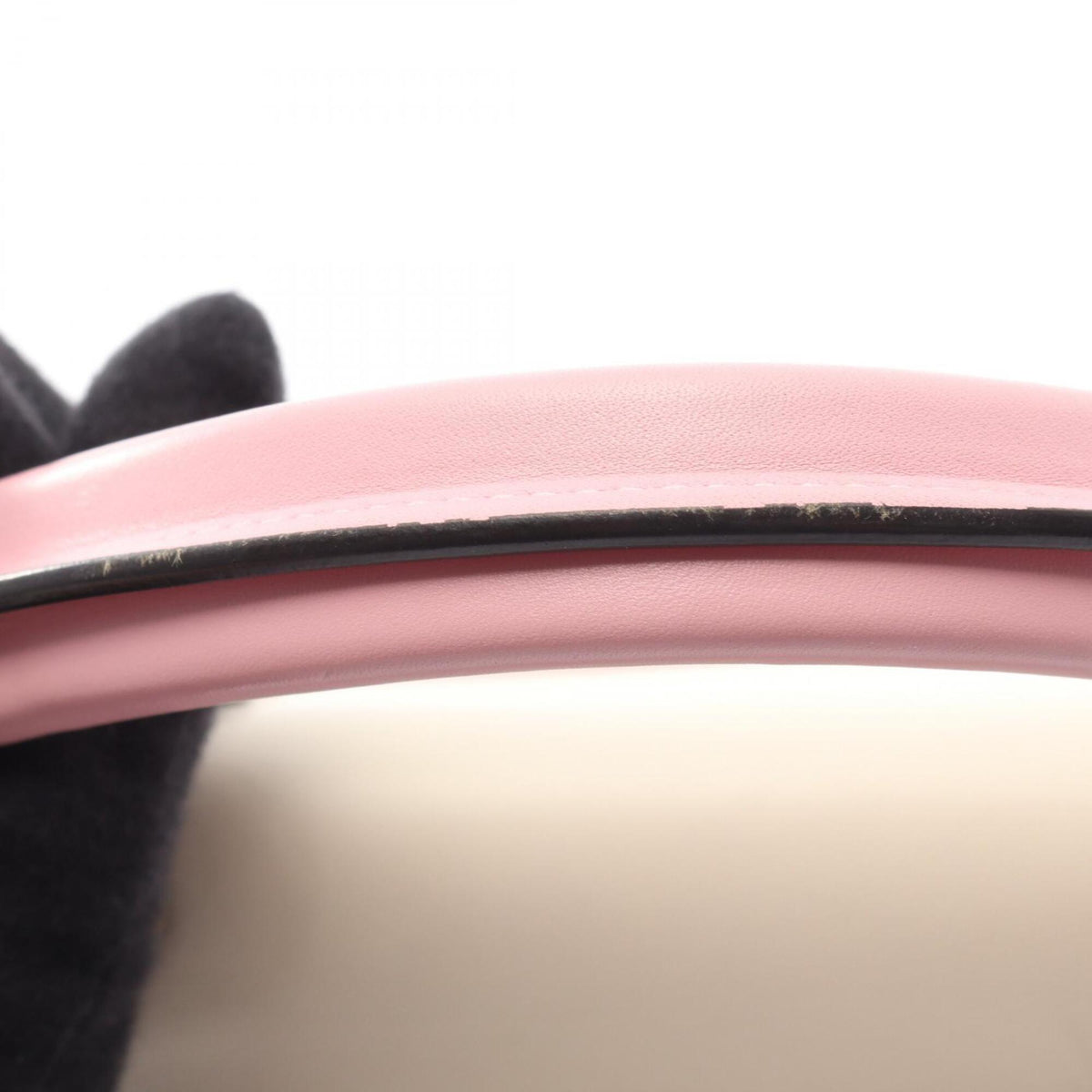 Gucci Ivory Navy Red Color Leather Handbag (Pre-Owned)