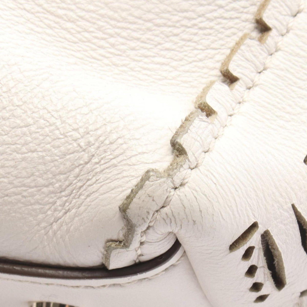 Tod's White Leather Handbag Shoulder Bag (Pre-Owned)