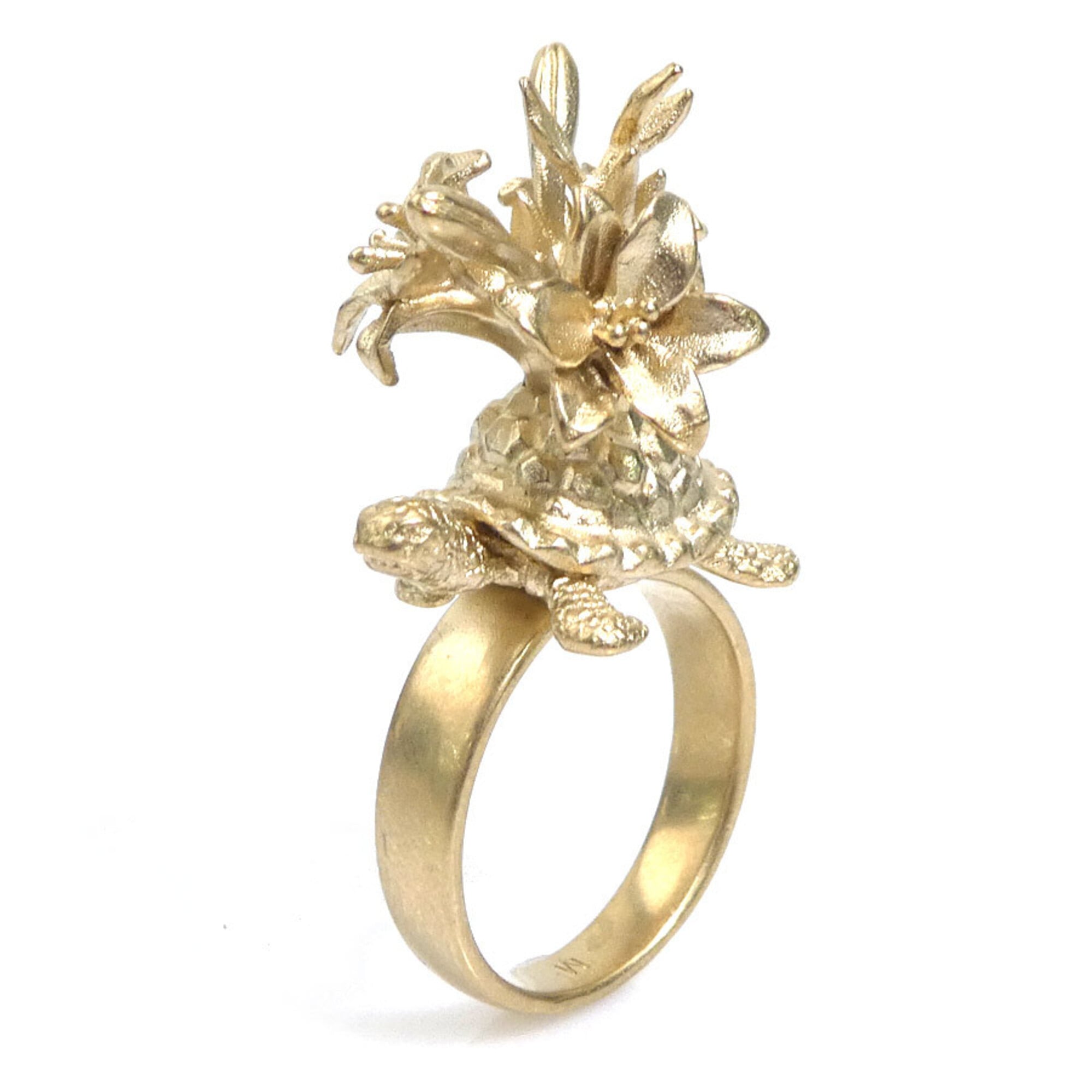 Christian Dior Gold Metal Band Ring (Pre-Owned)