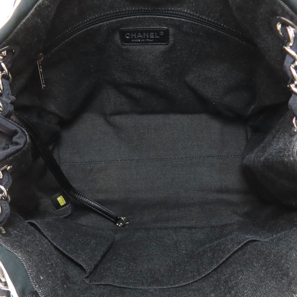 Chanel Black White Nylon Tote Bag (Pre-Owned)