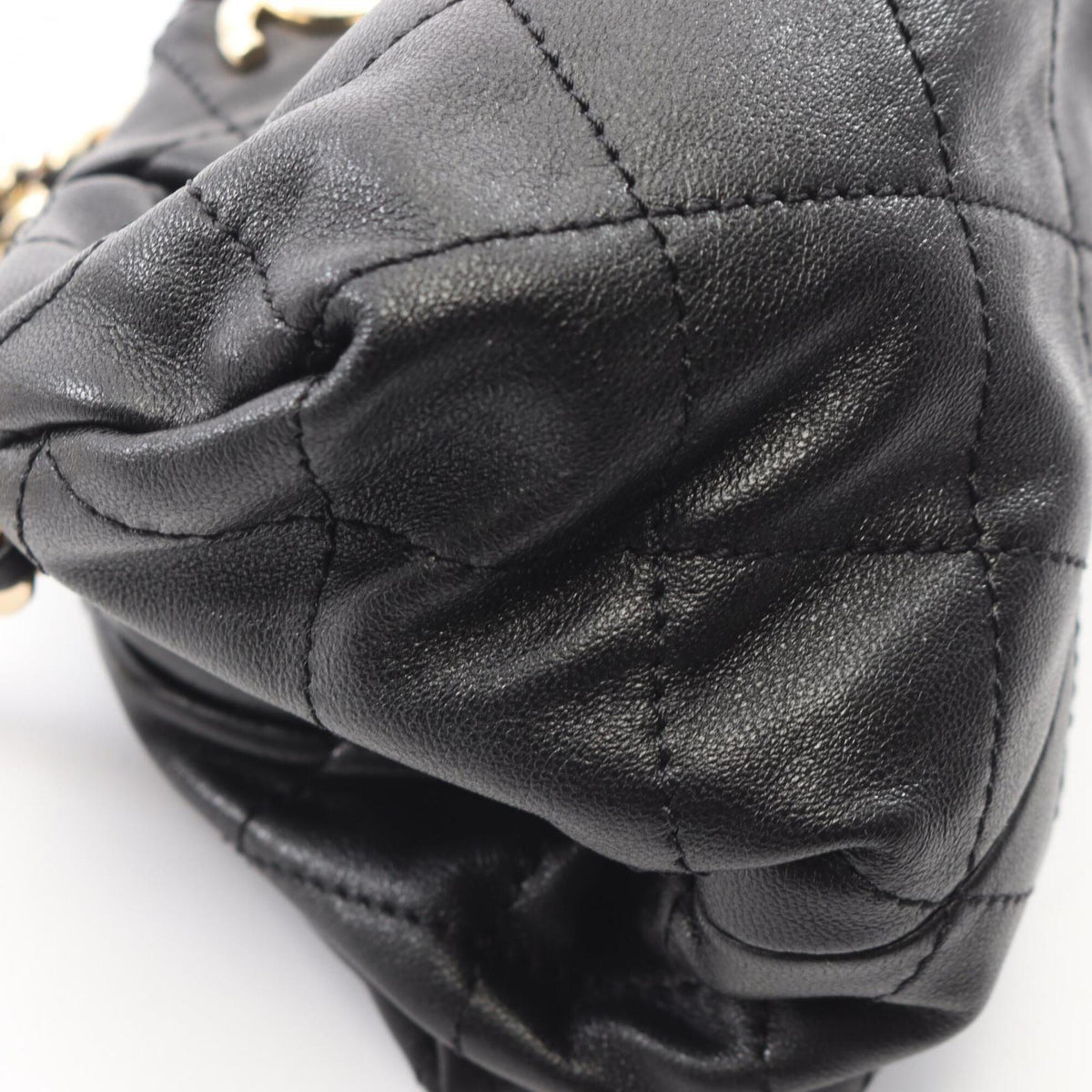 Chanel Black Leather Handbag Shoulder Bag (Pre-Owned)