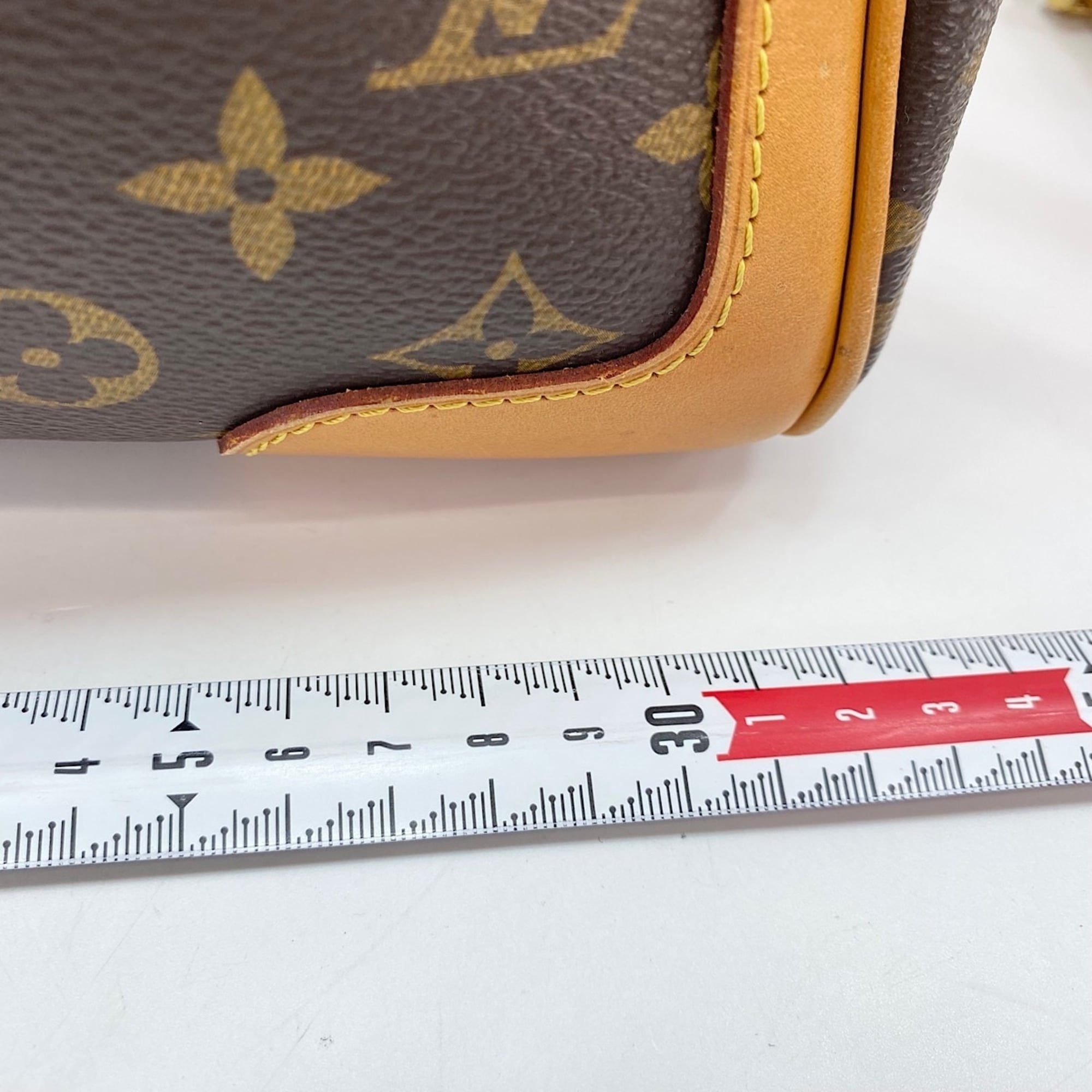 Louis Vuitton Brown Handbag (Pre-Owned)