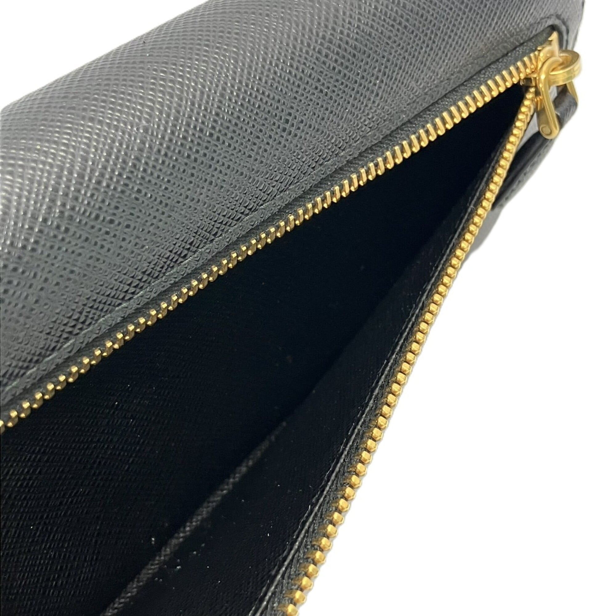 Prada Black Saffiano Long Wallet (Bi-Fold) (Pre-Owned)