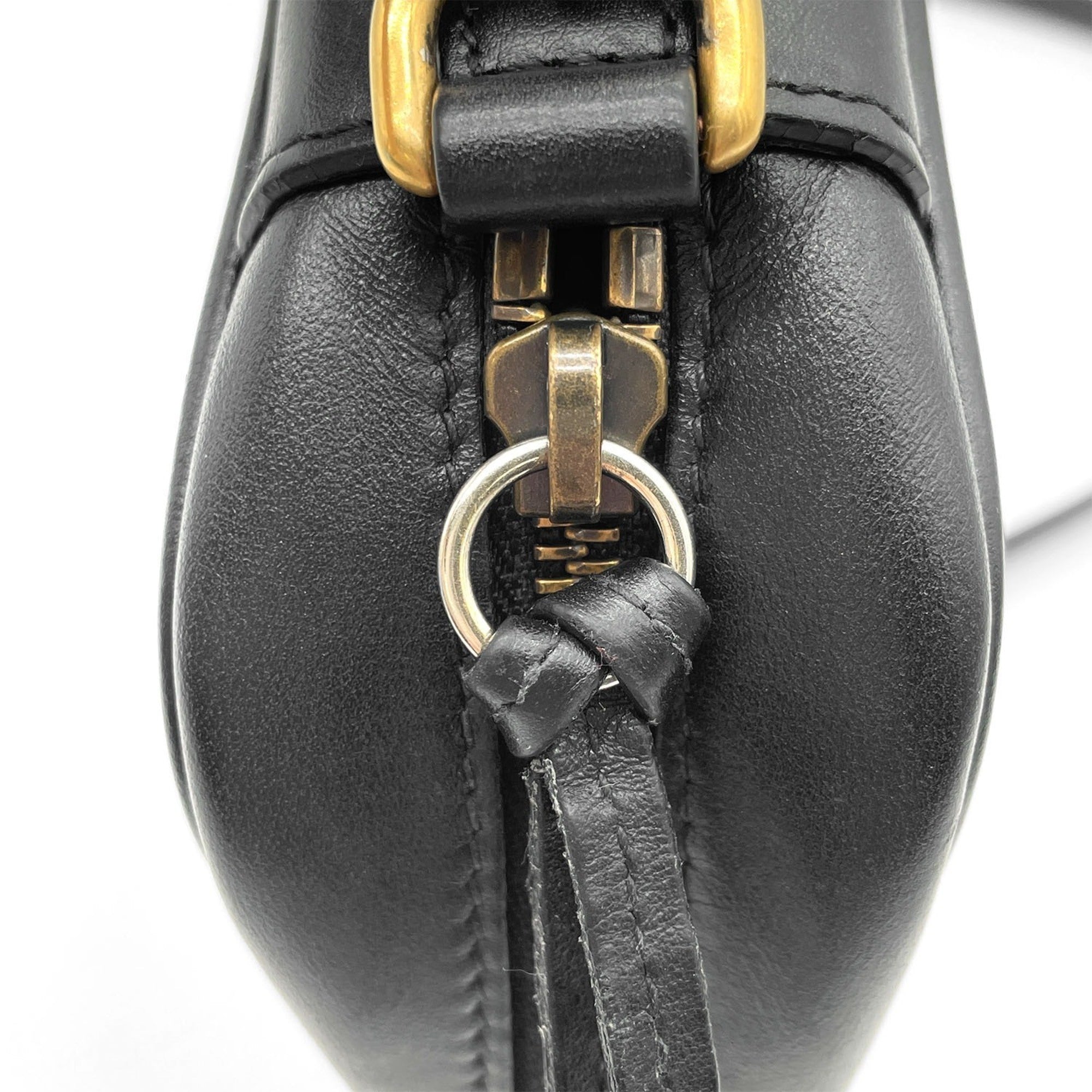 Gucci Black Metal Leather Shoulder Bag (Pre-Owned)