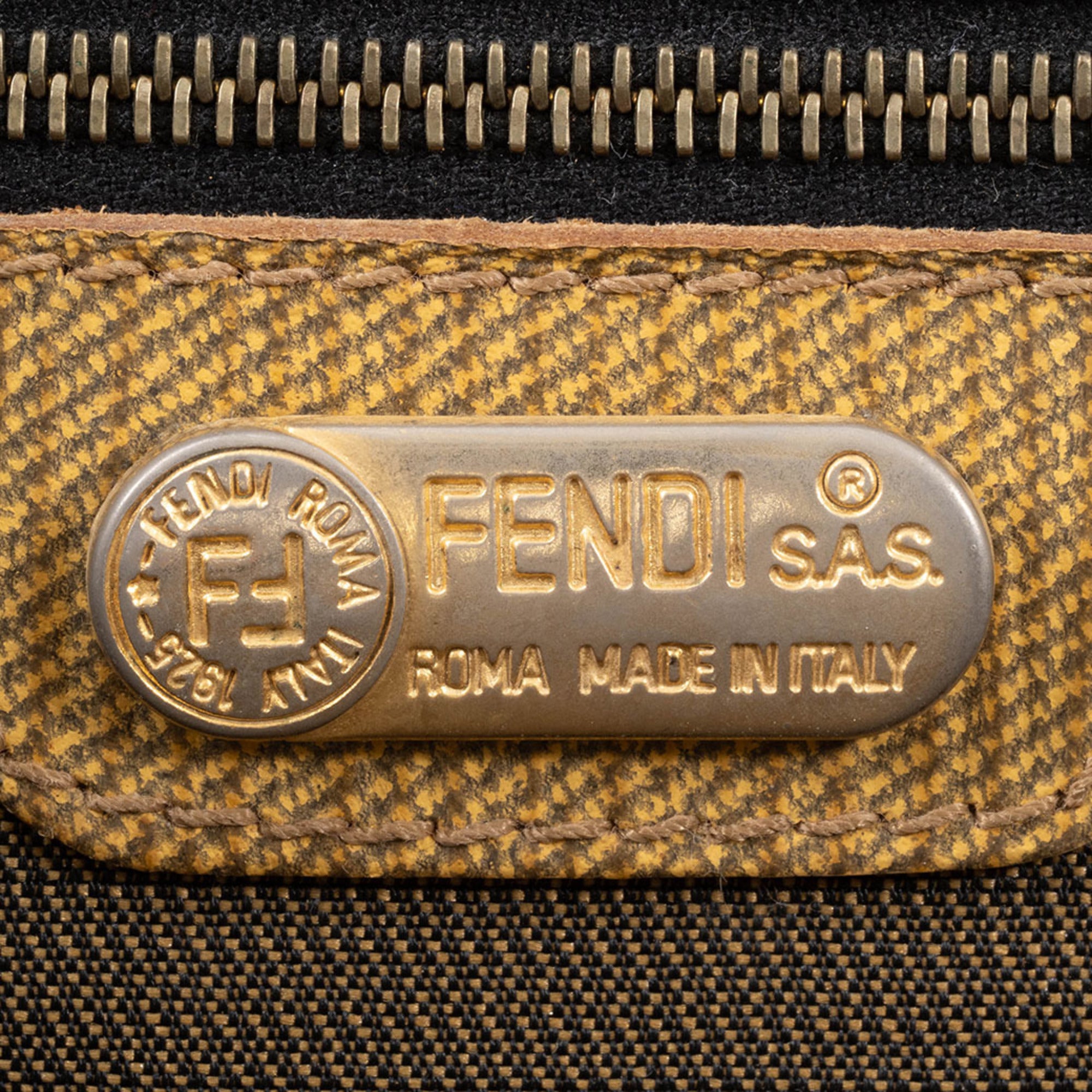 Fendi Brown Canvas Shoulder Bag (Pre-Owned)