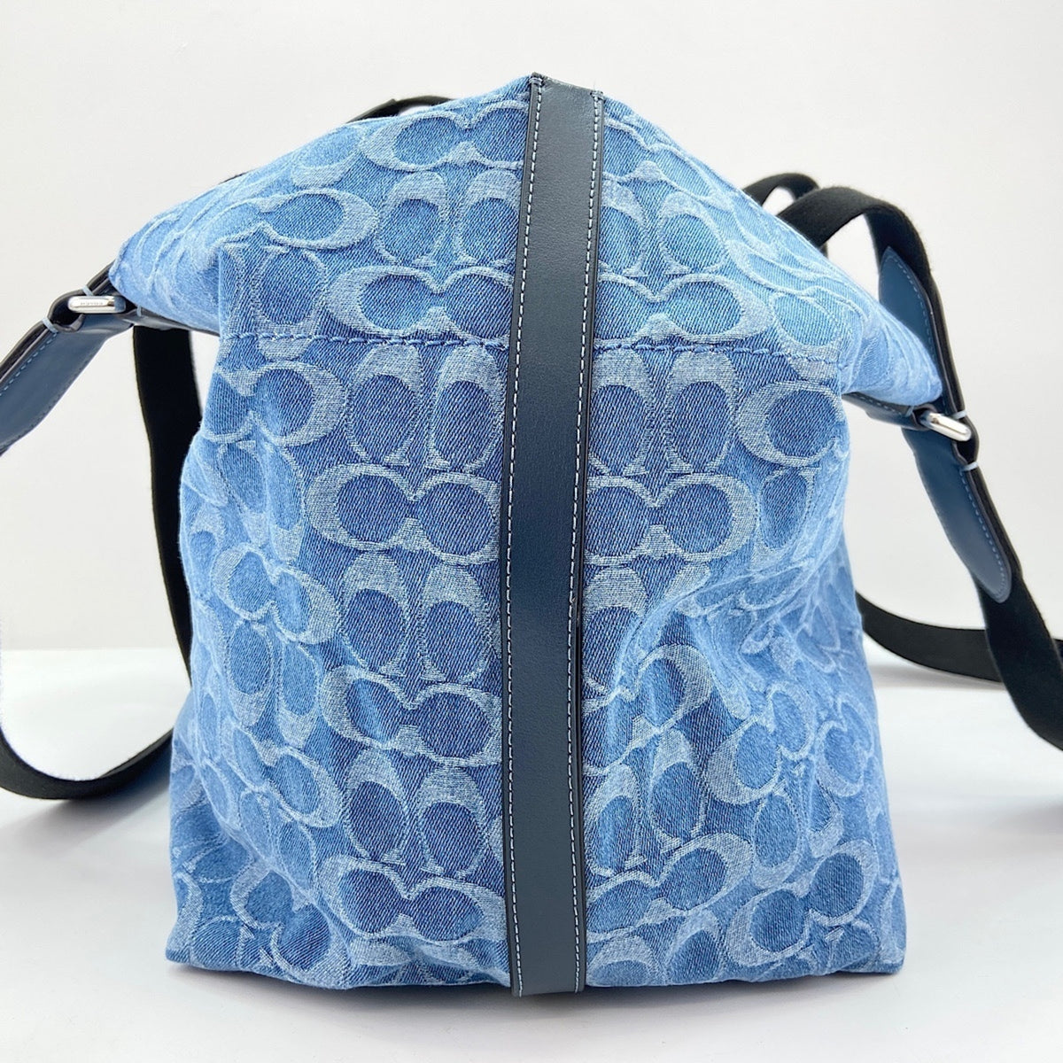 Coach Blue Tote Bag (Pre-Owned)